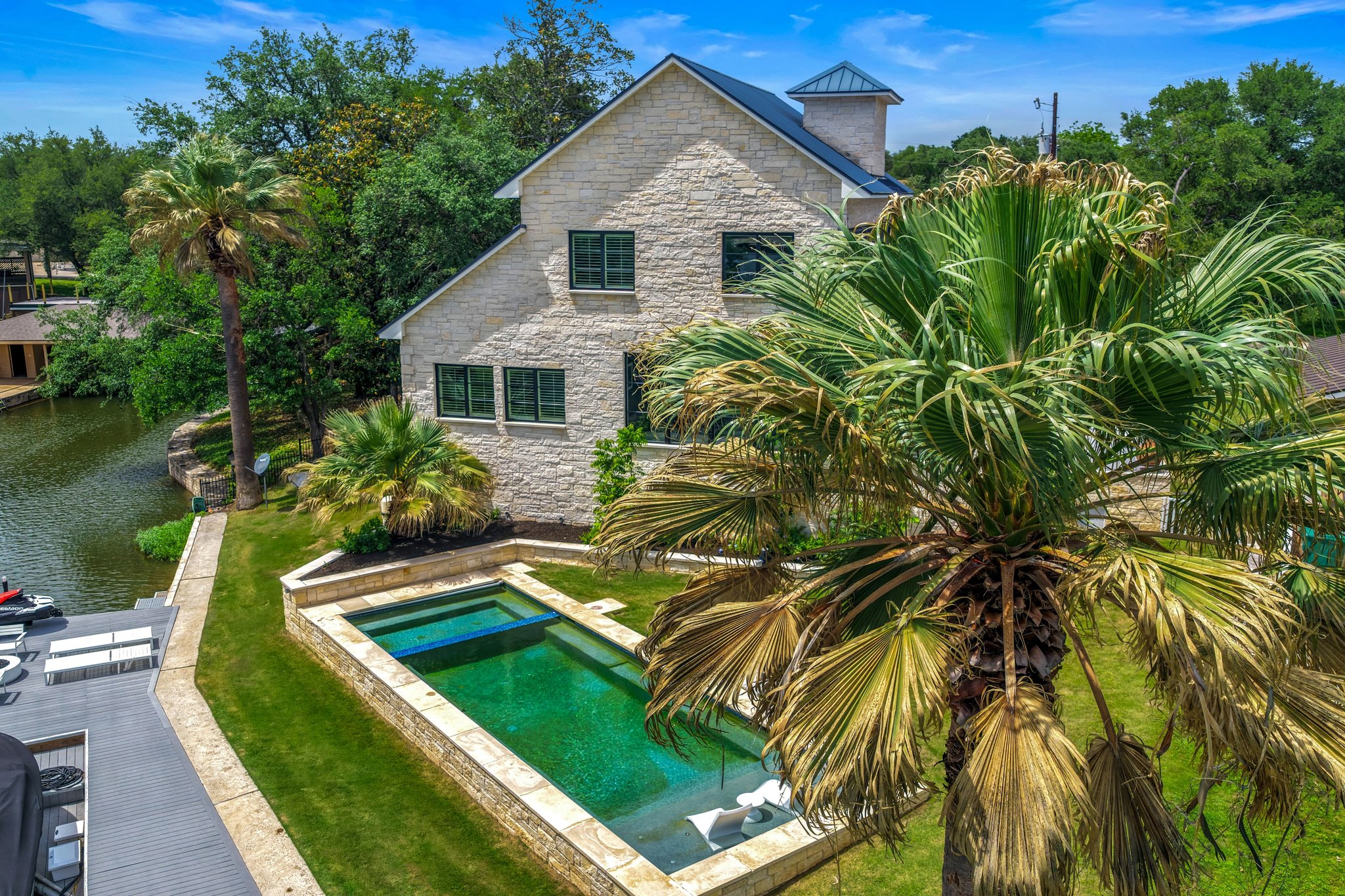 main property photo 34