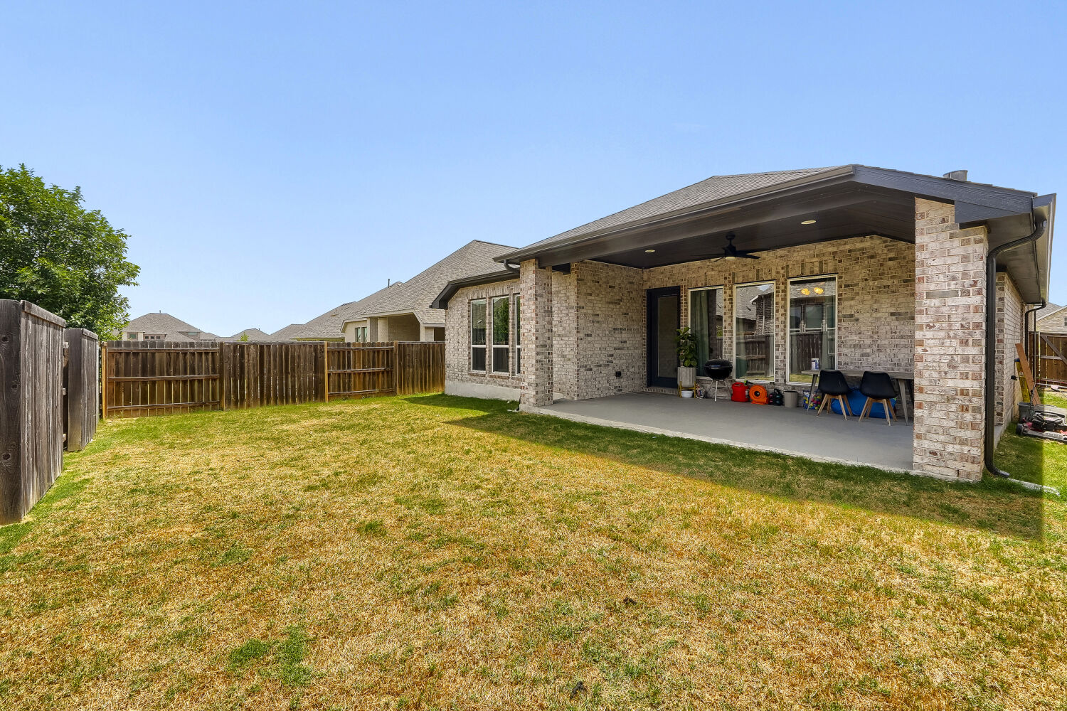main property photo 17