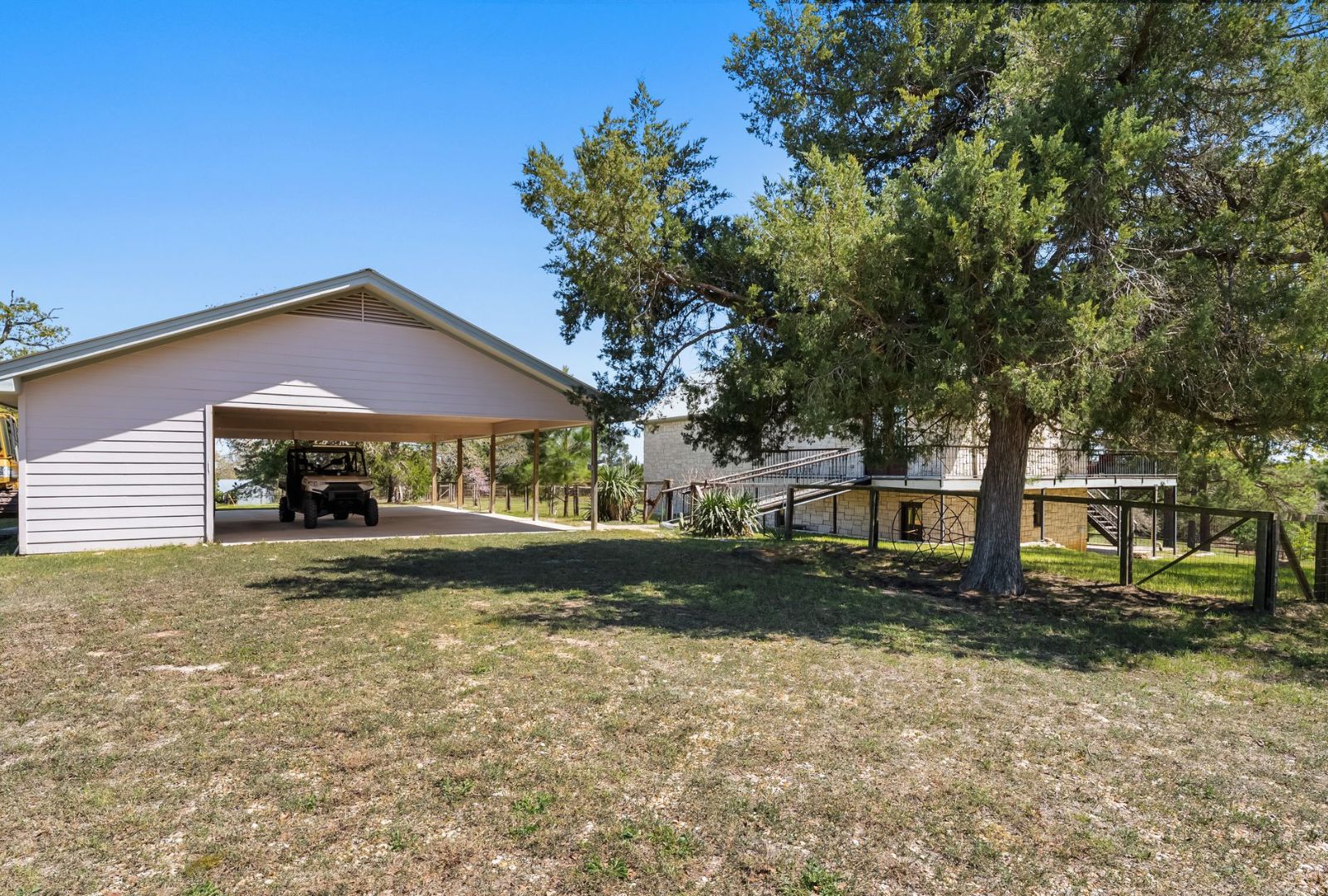 main property photo 18