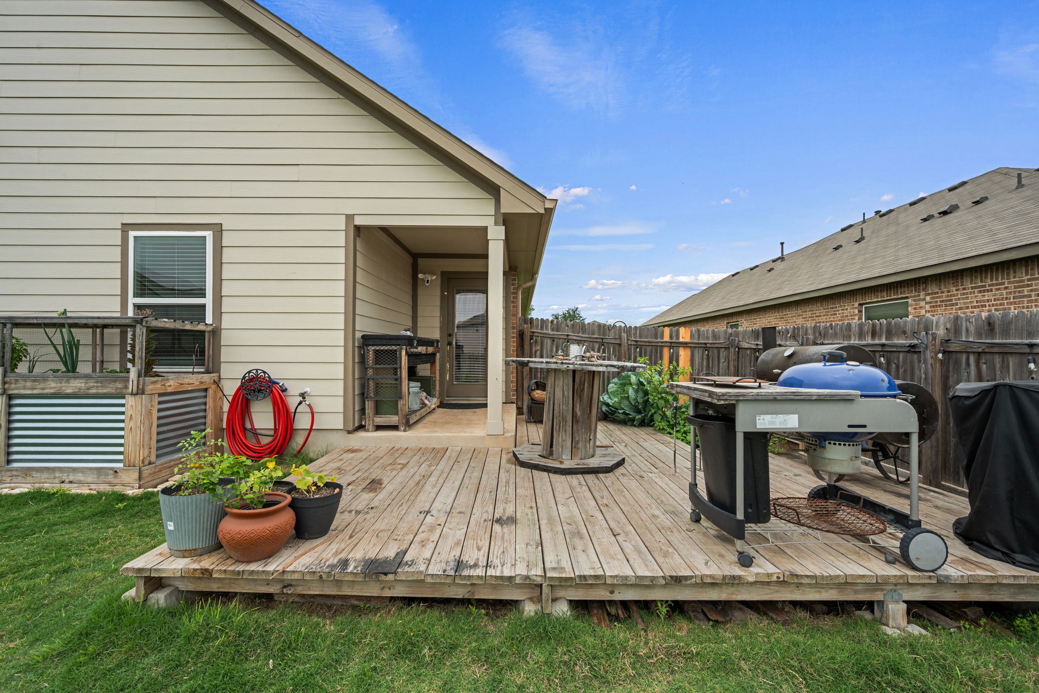 main property photo 28