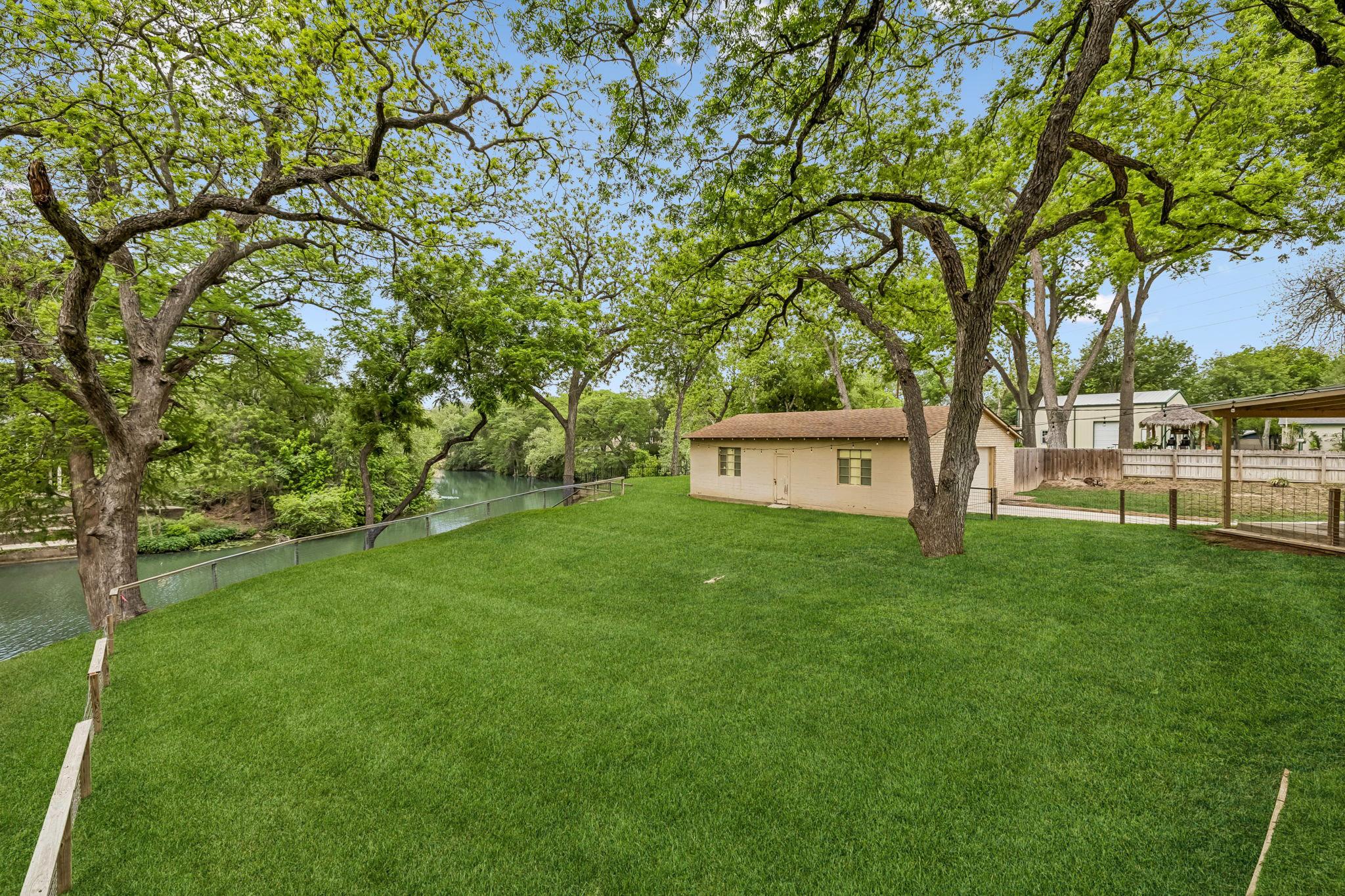 main property photo 23