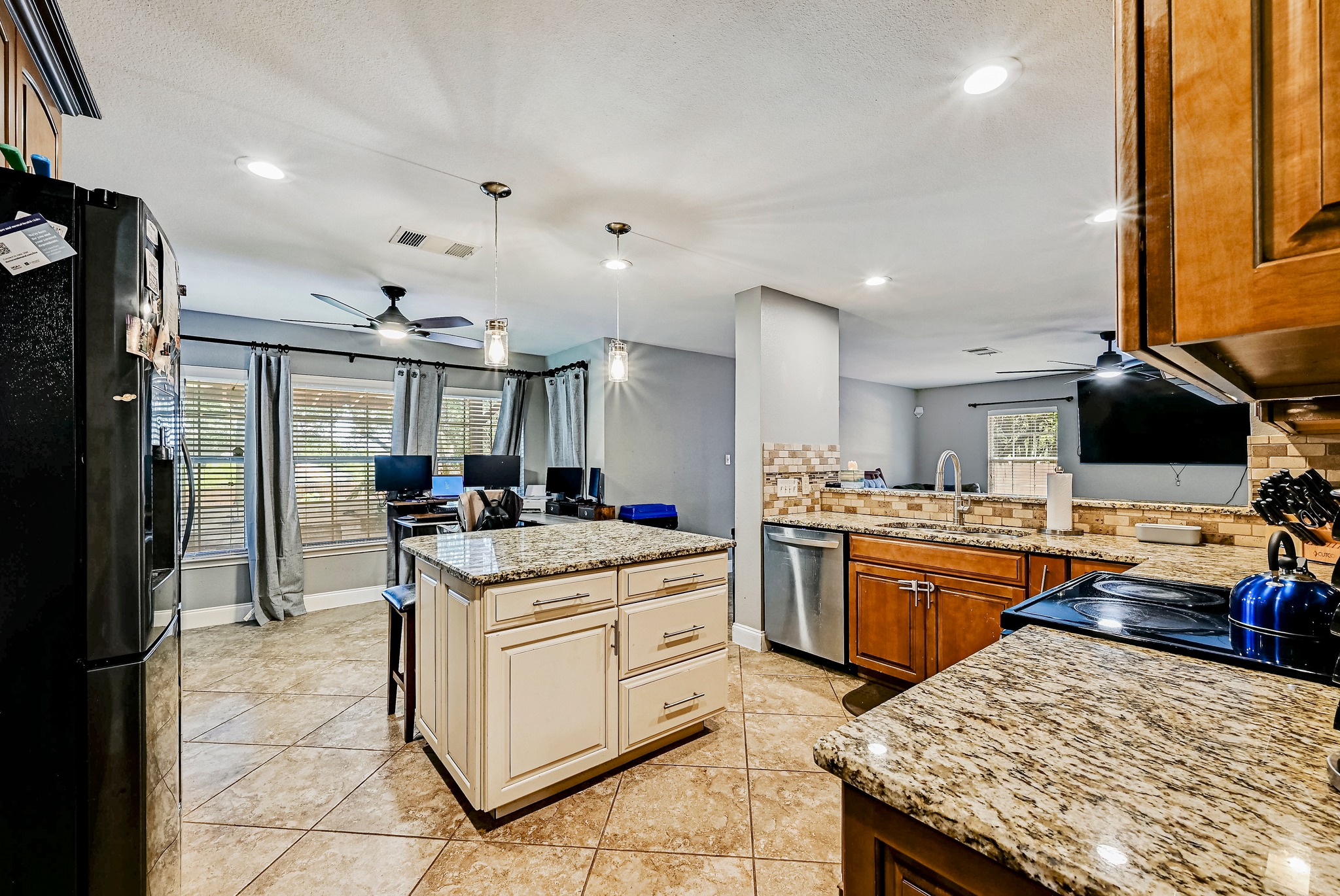 main property photo 15