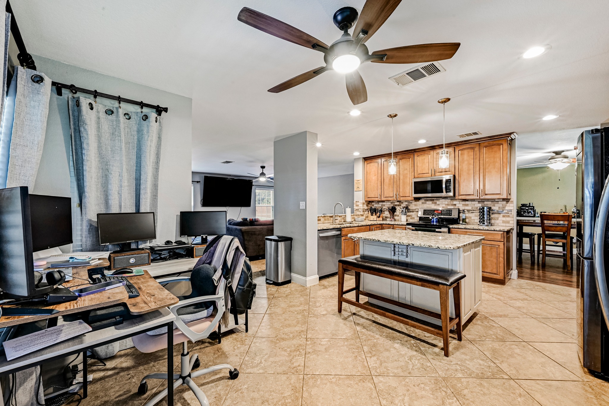 main property photo 18