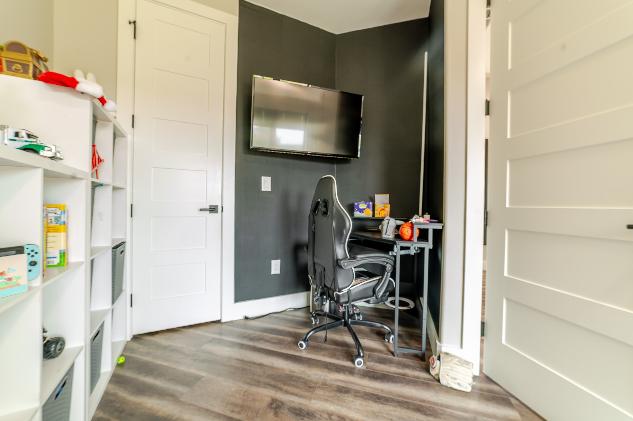 main property photo 22