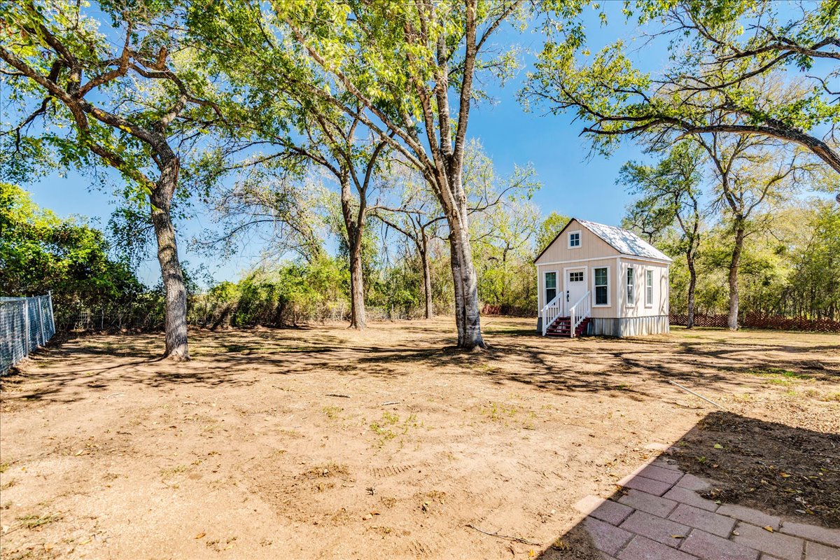 main property photo 24