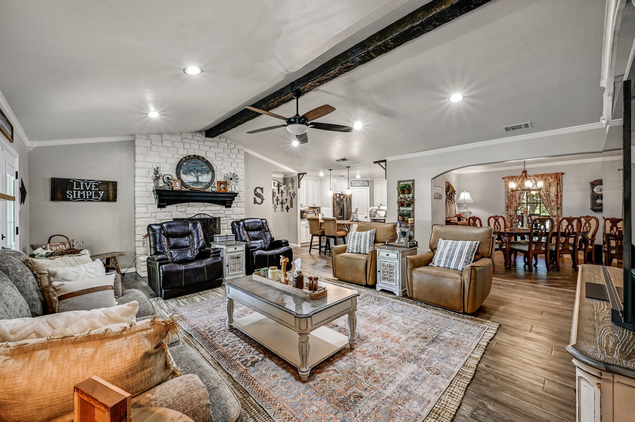 main property photo 12