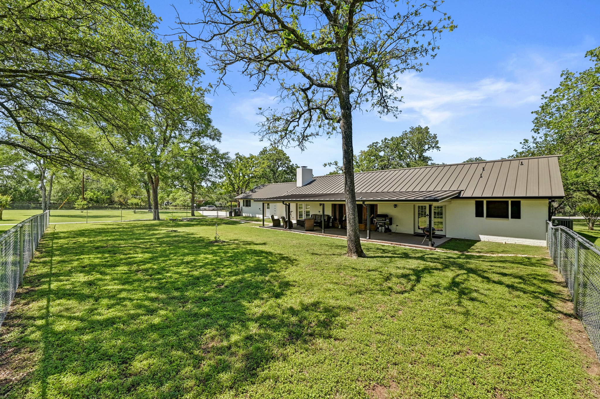 main property photo 26