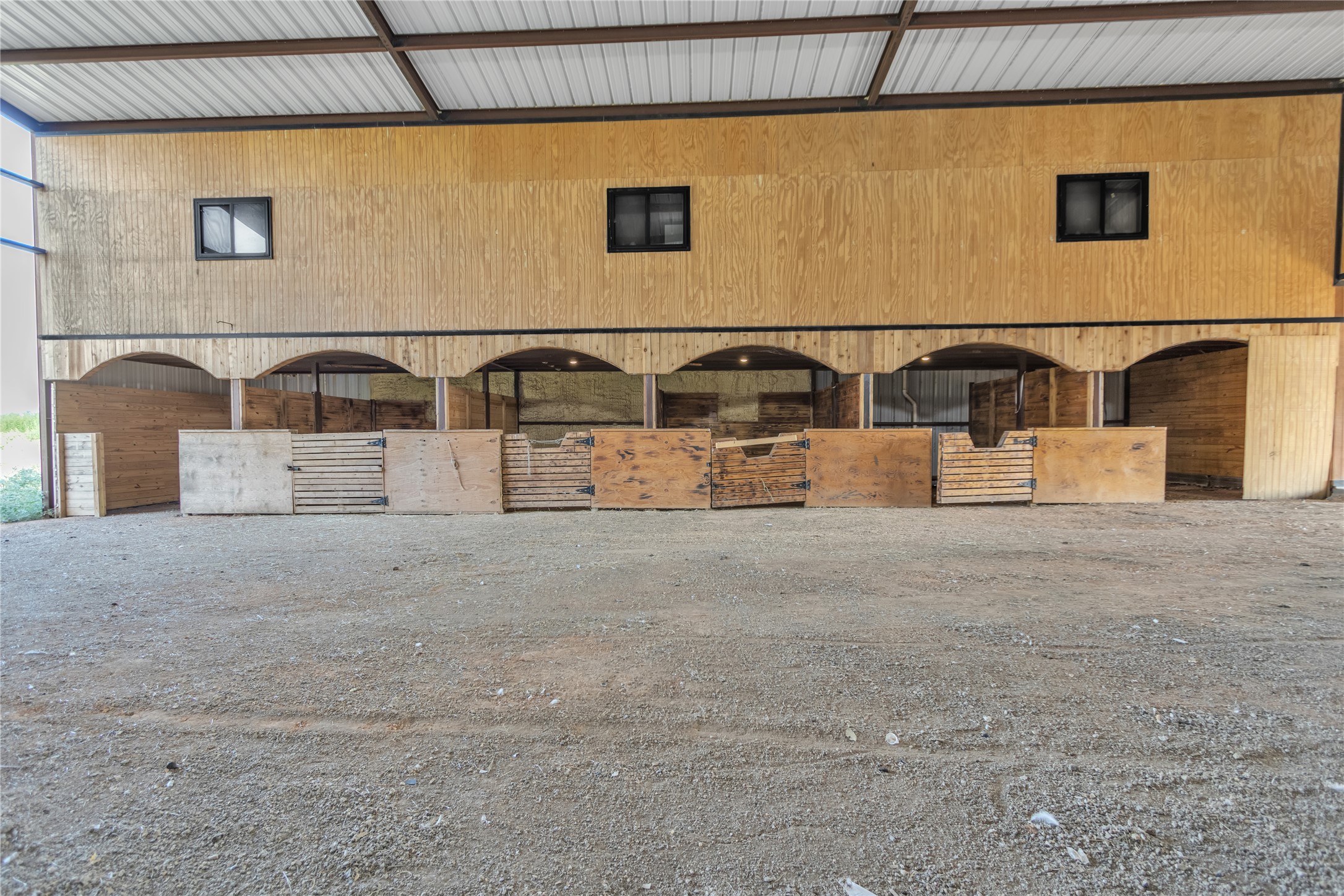 main property photo 28