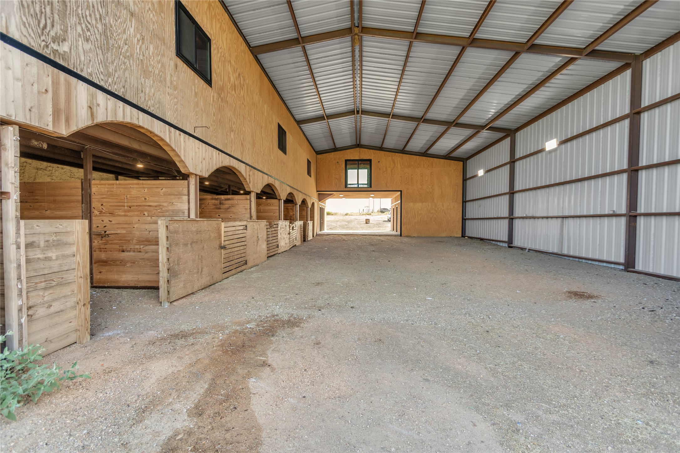 main property photo 30