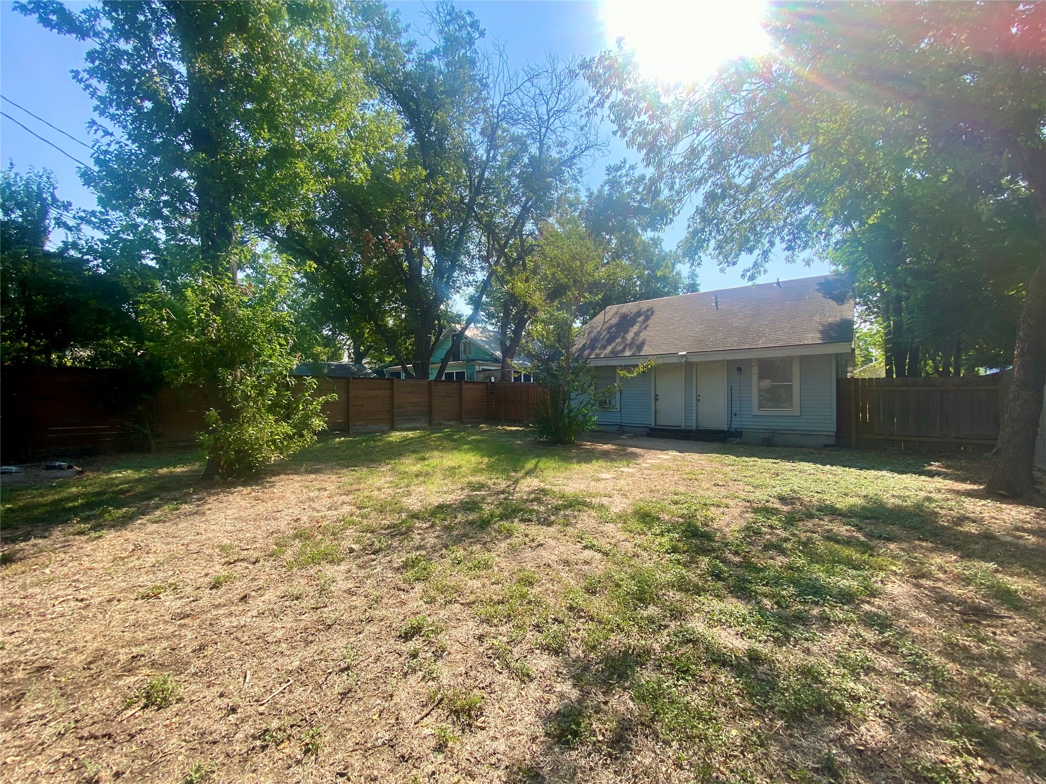main property photo 20