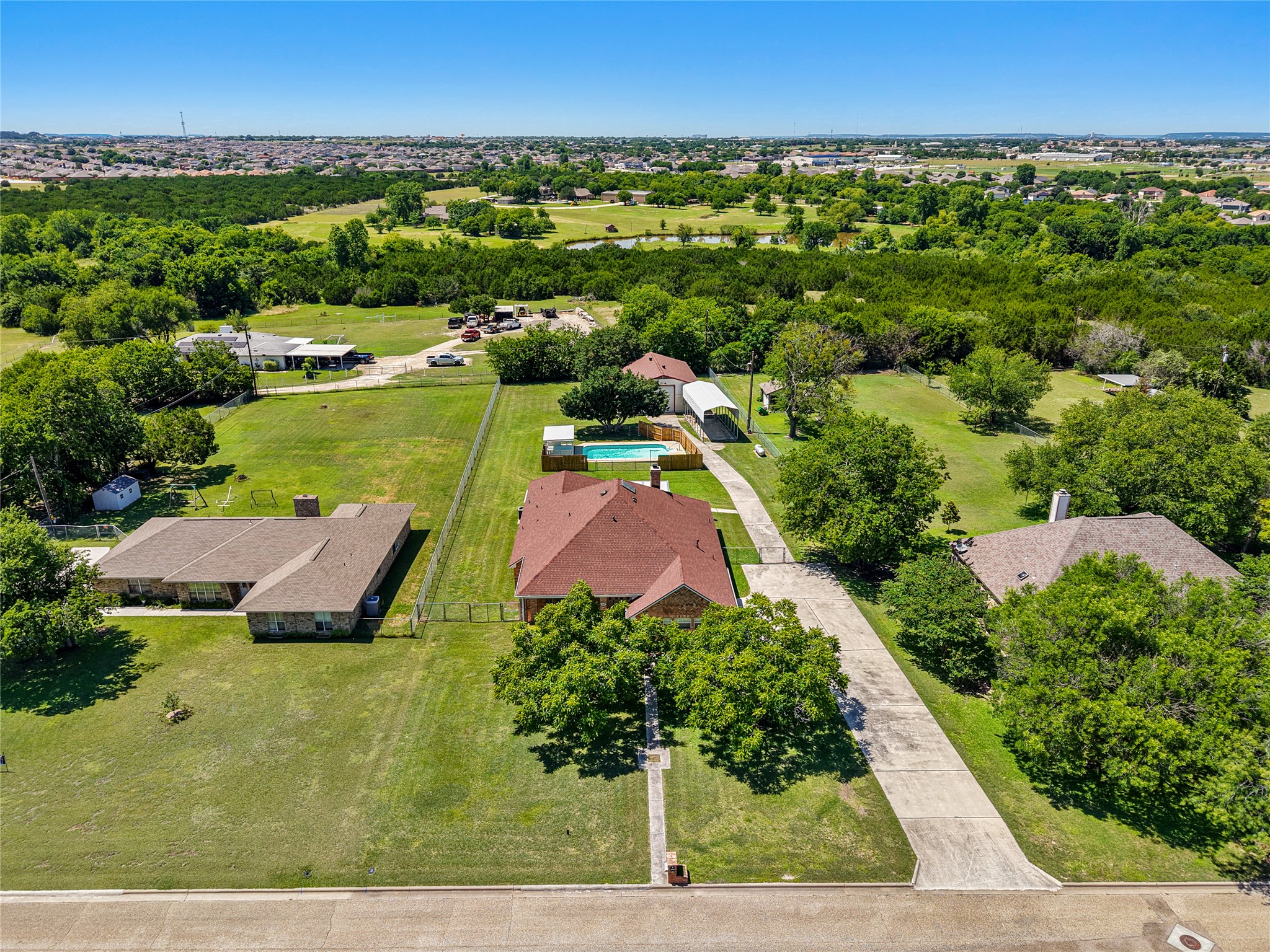 main property photo 26