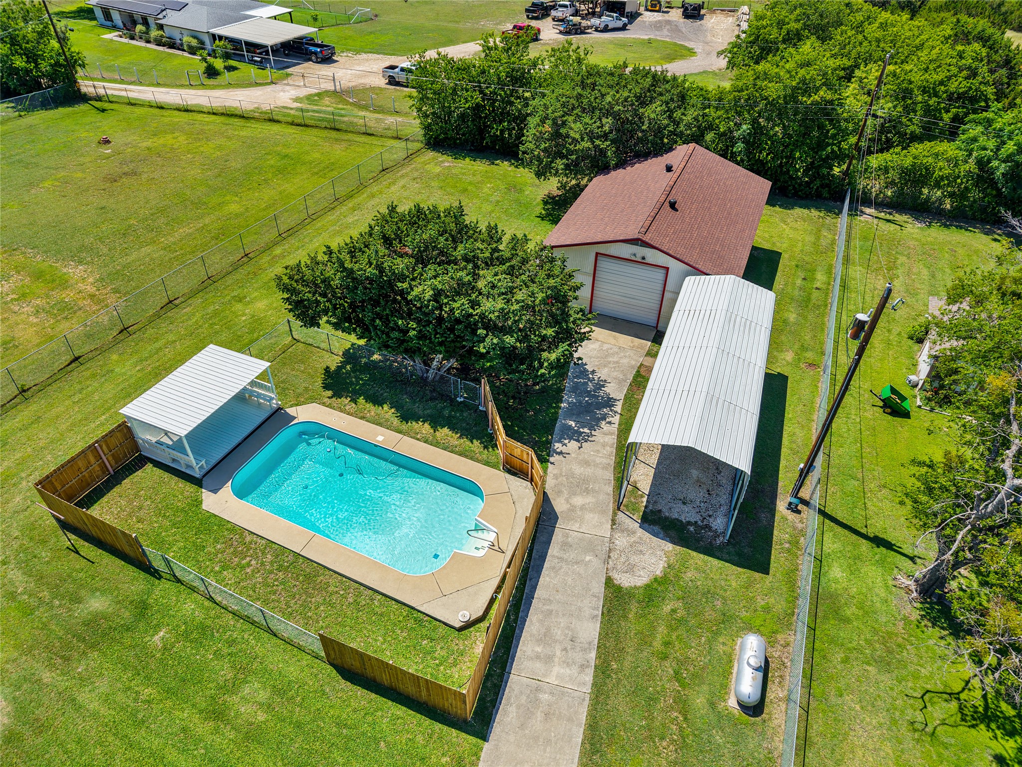 main property photo 36