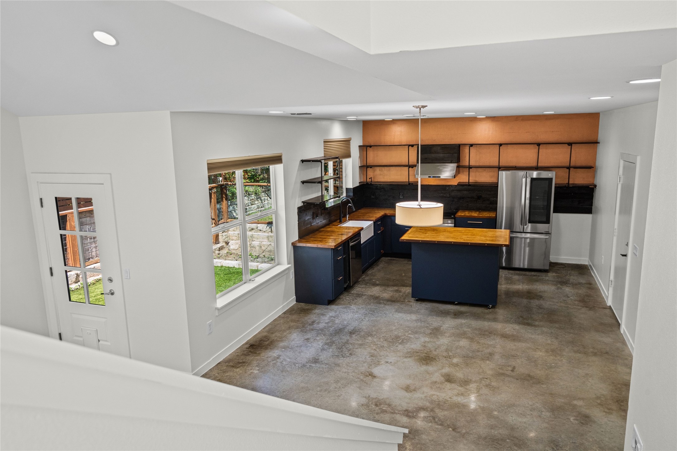 main property photo 24