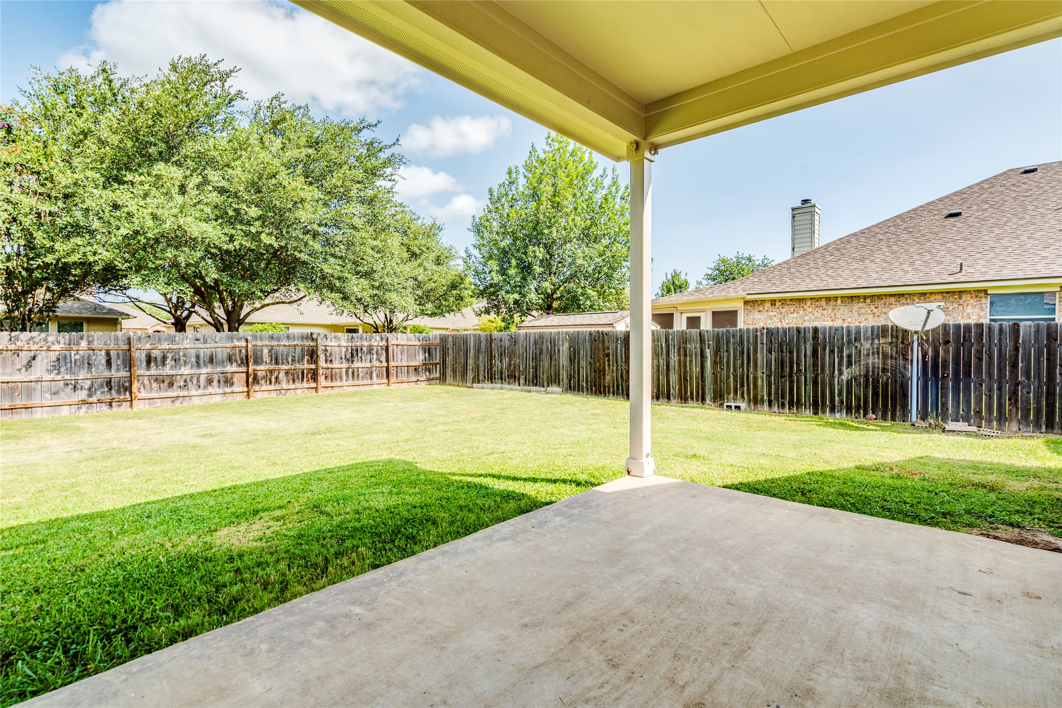 main property photo 28