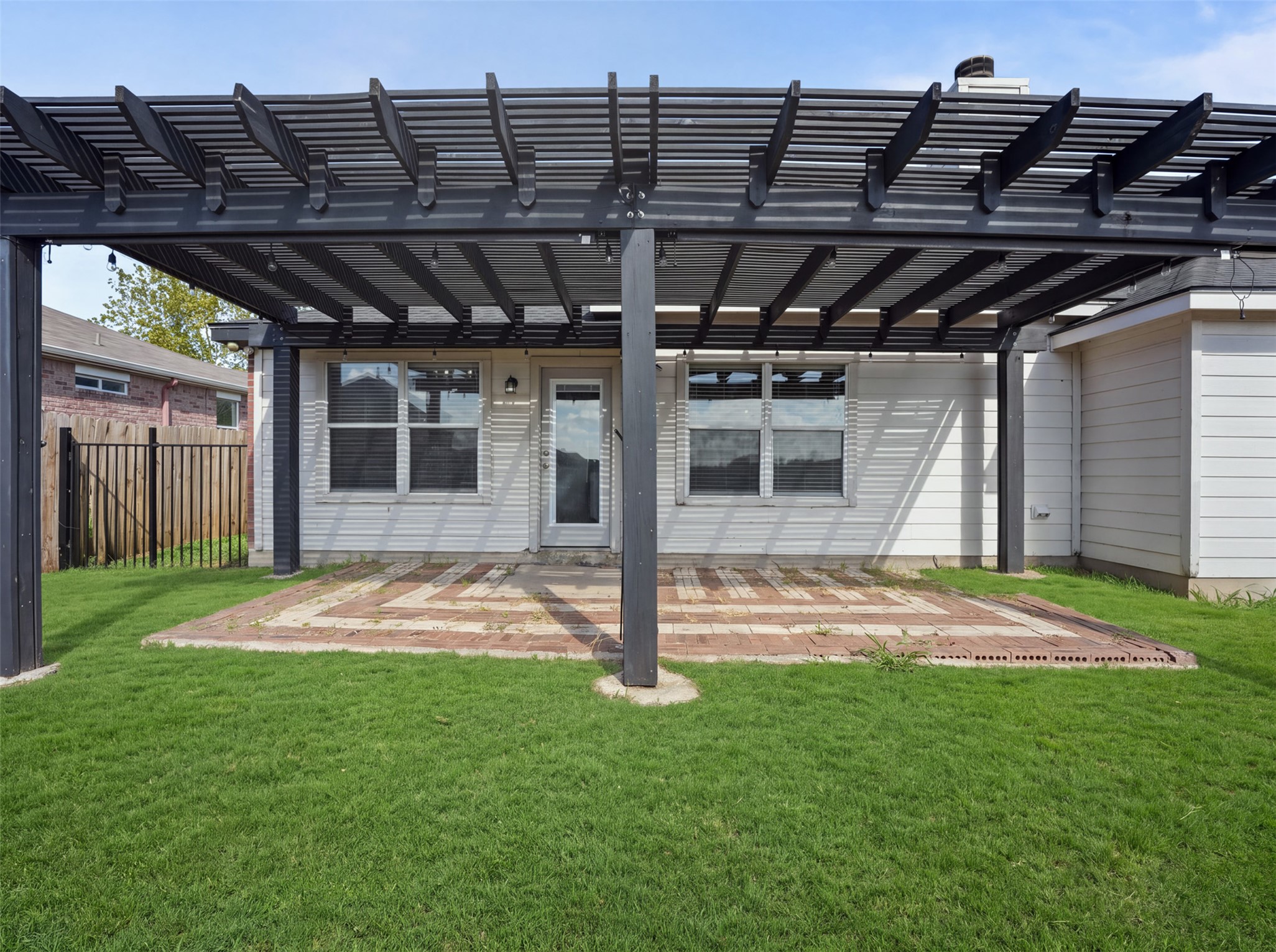 main property photo 30