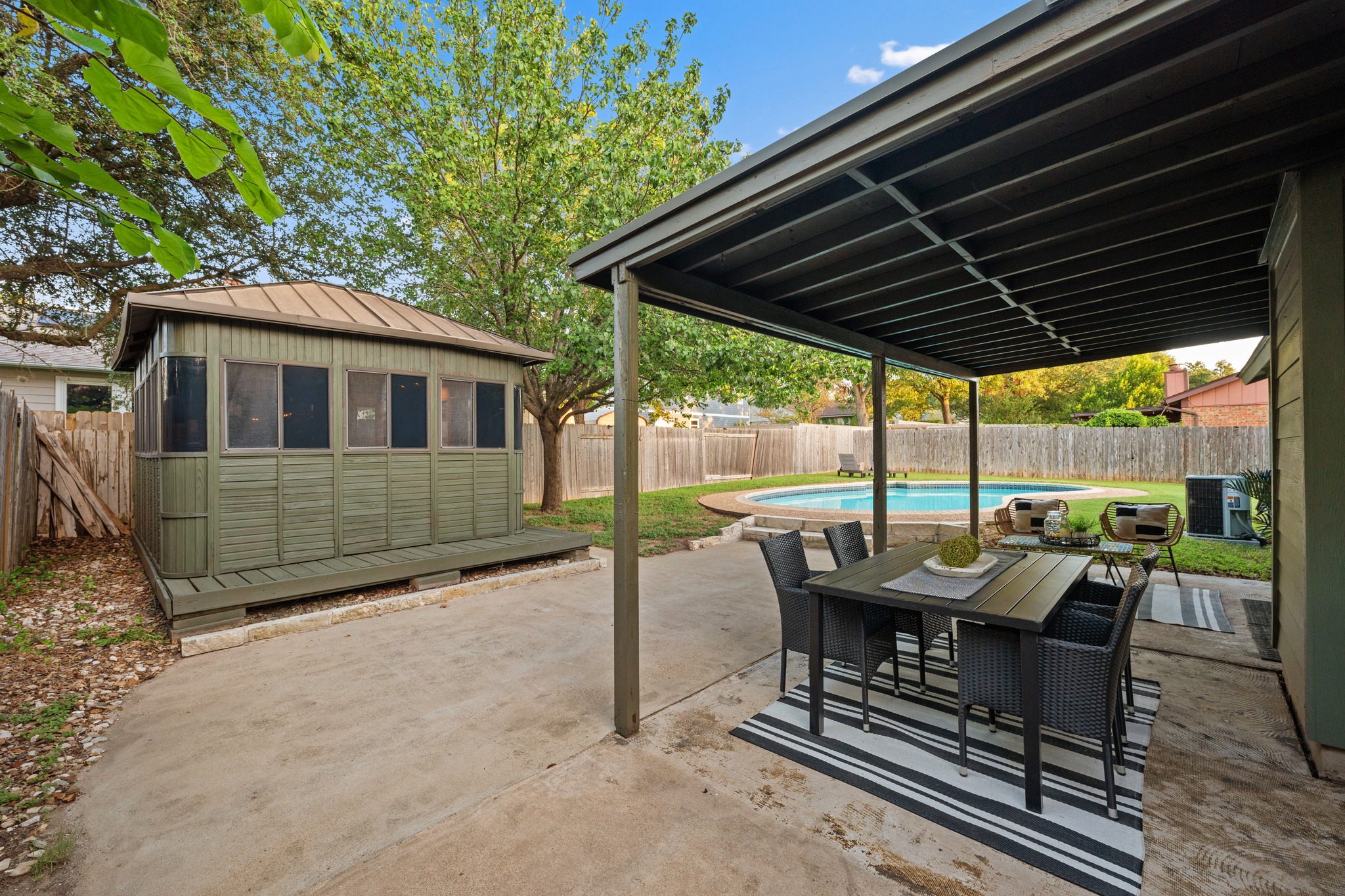 main property photo 23
