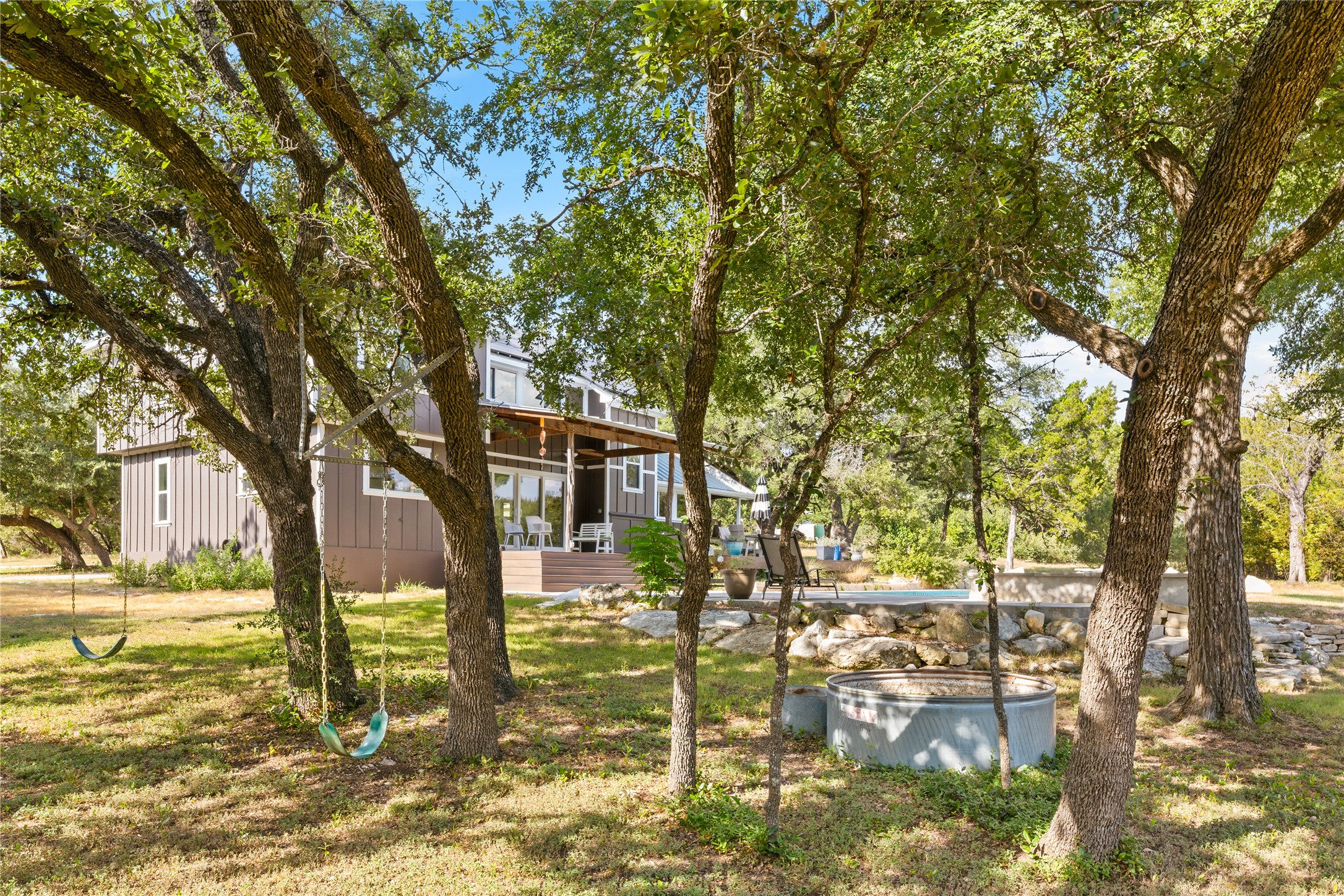 main property photo 33