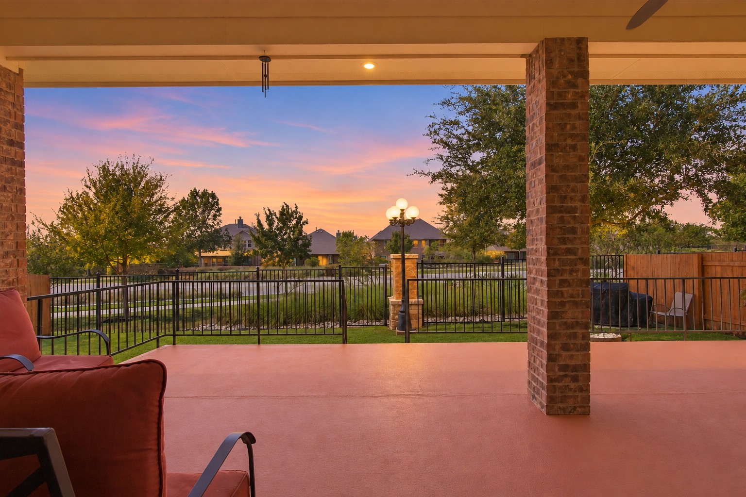 main property photo 28