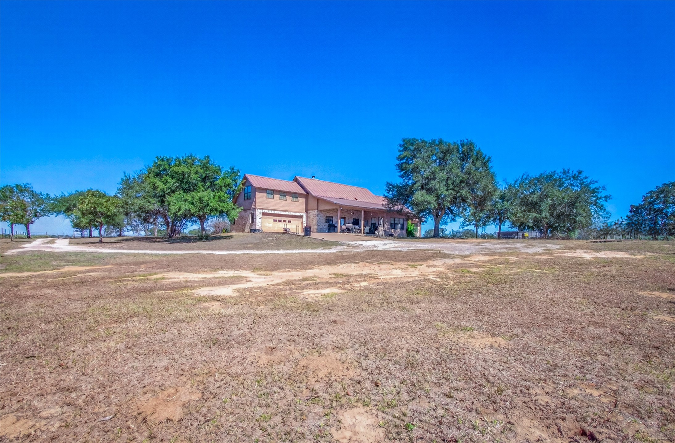 main property photo 26