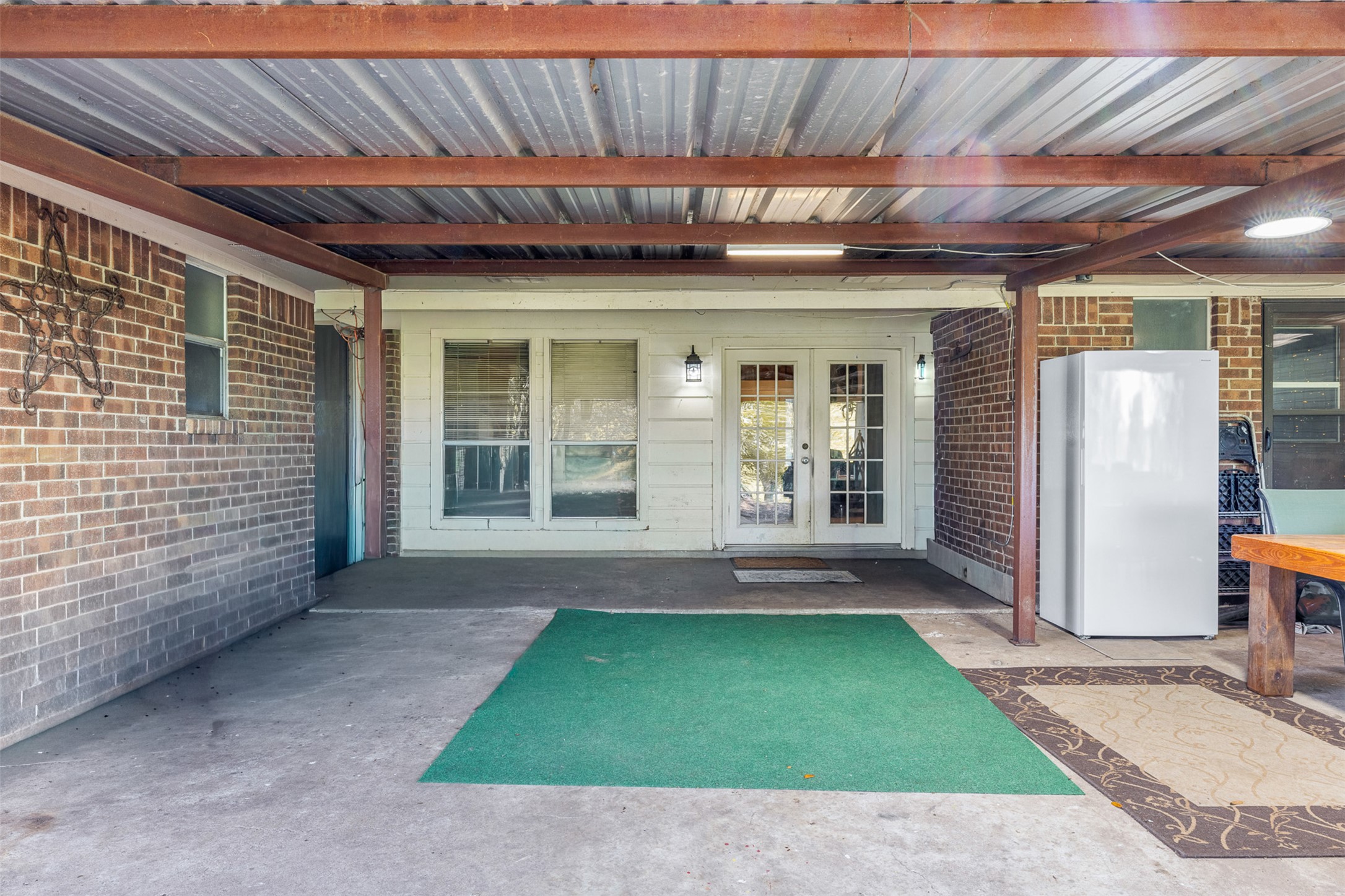 main property photo 19