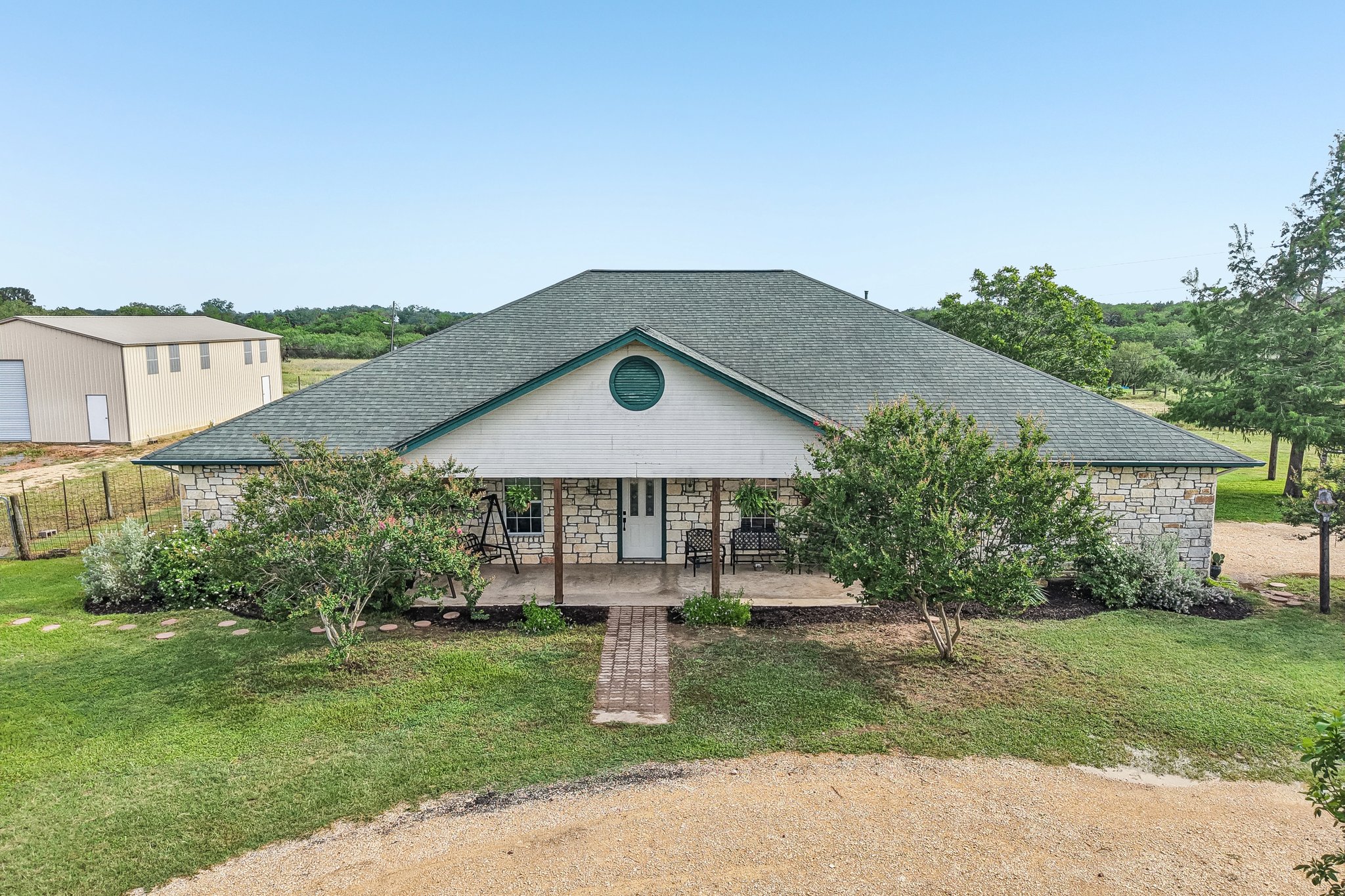 main property photo 31