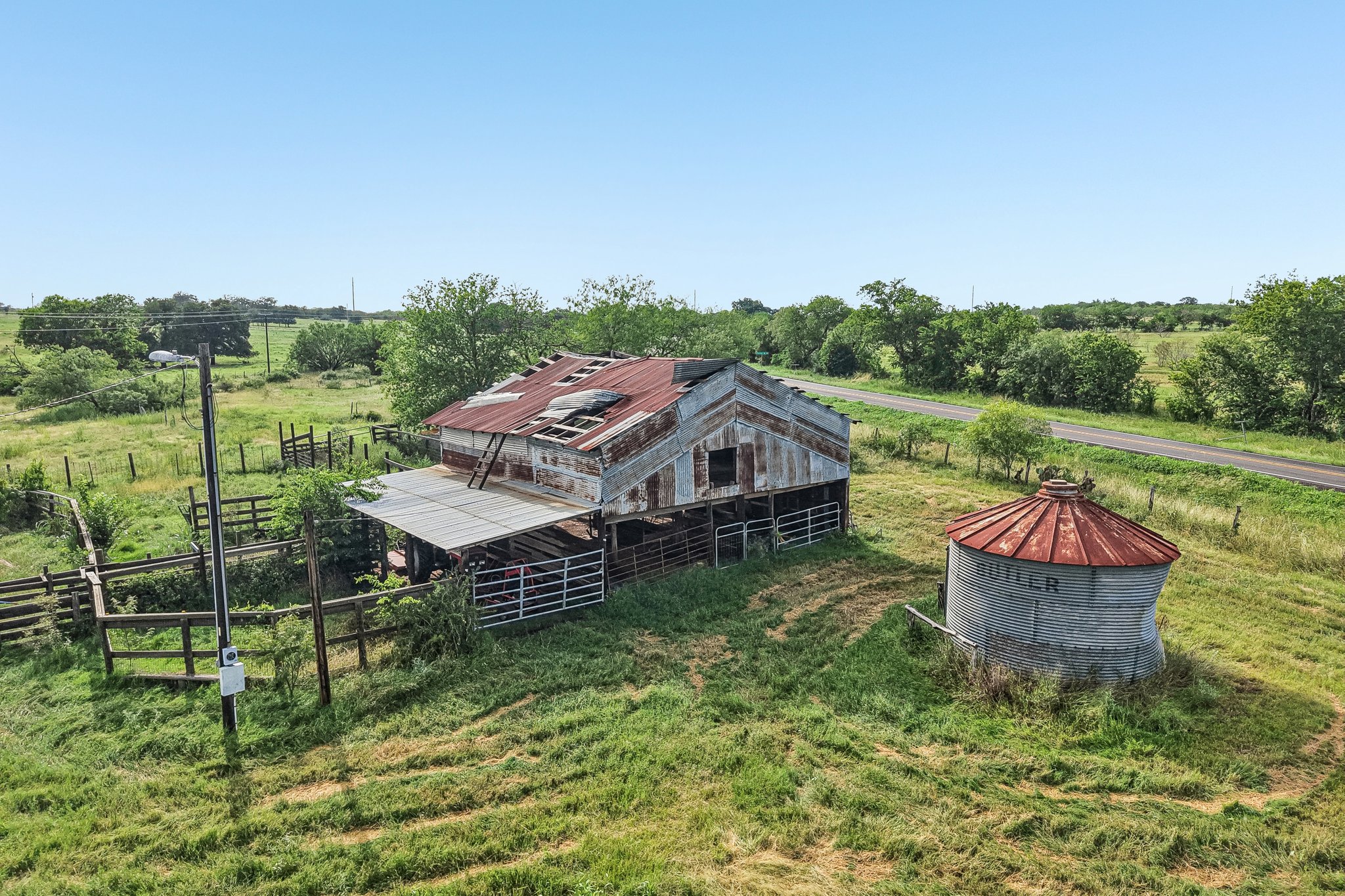 main property photo 36