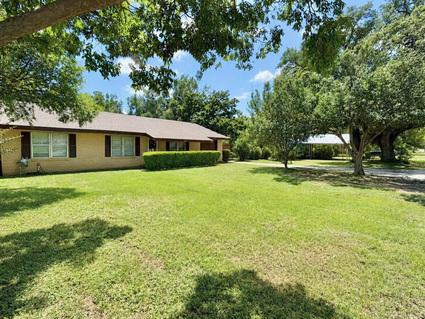 main property photo 16