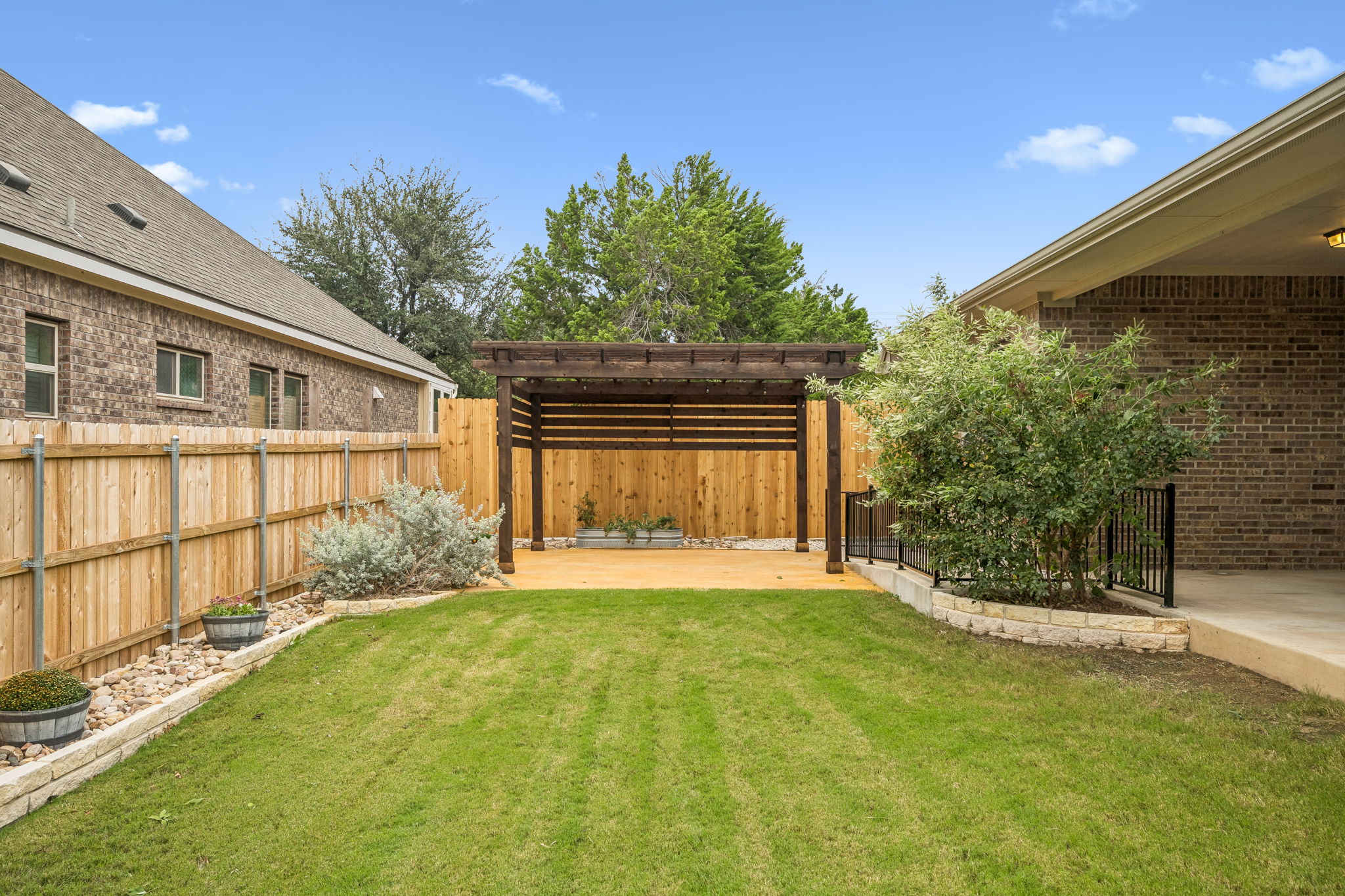 main property photo 31