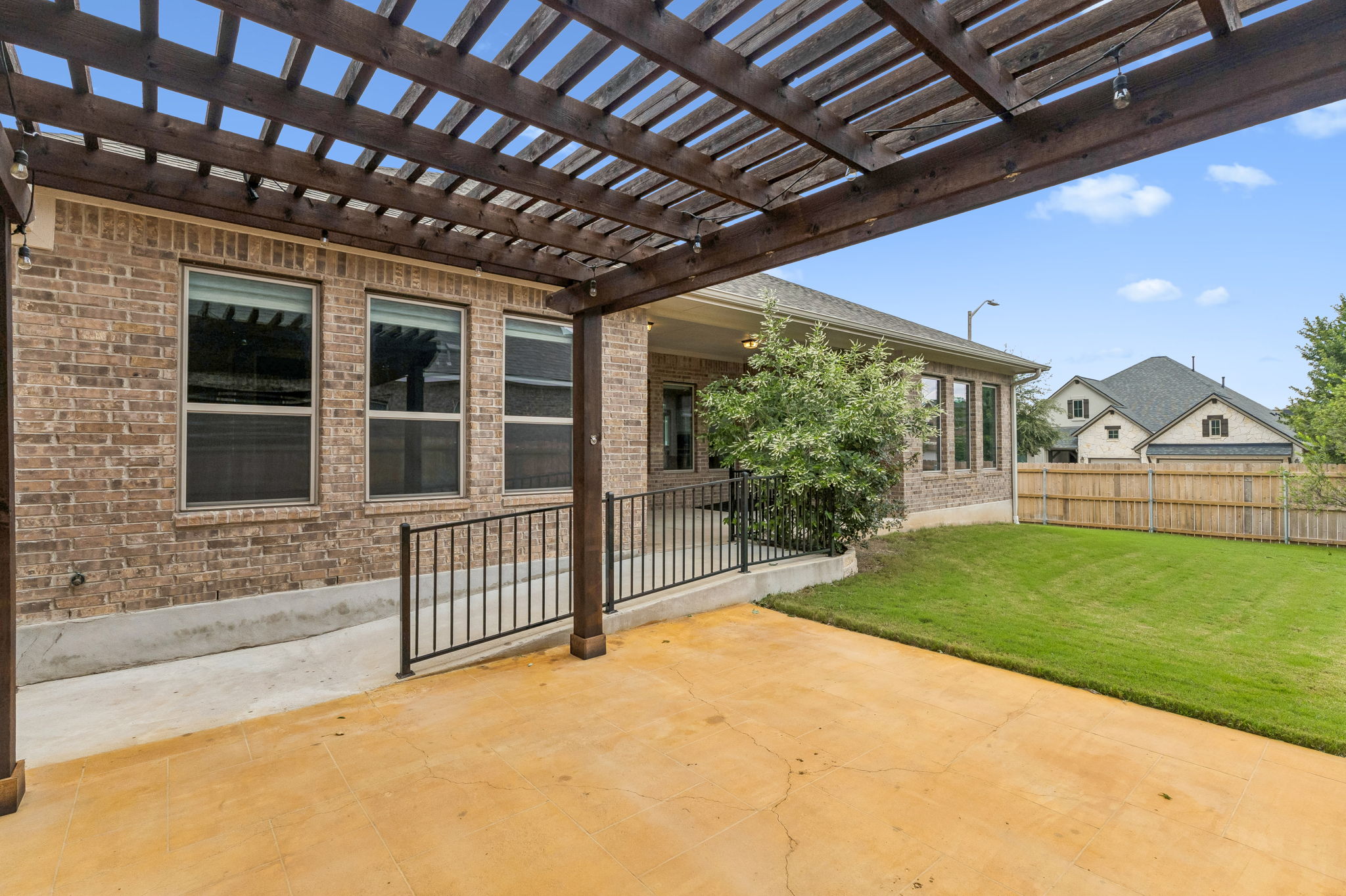 main property photo 33