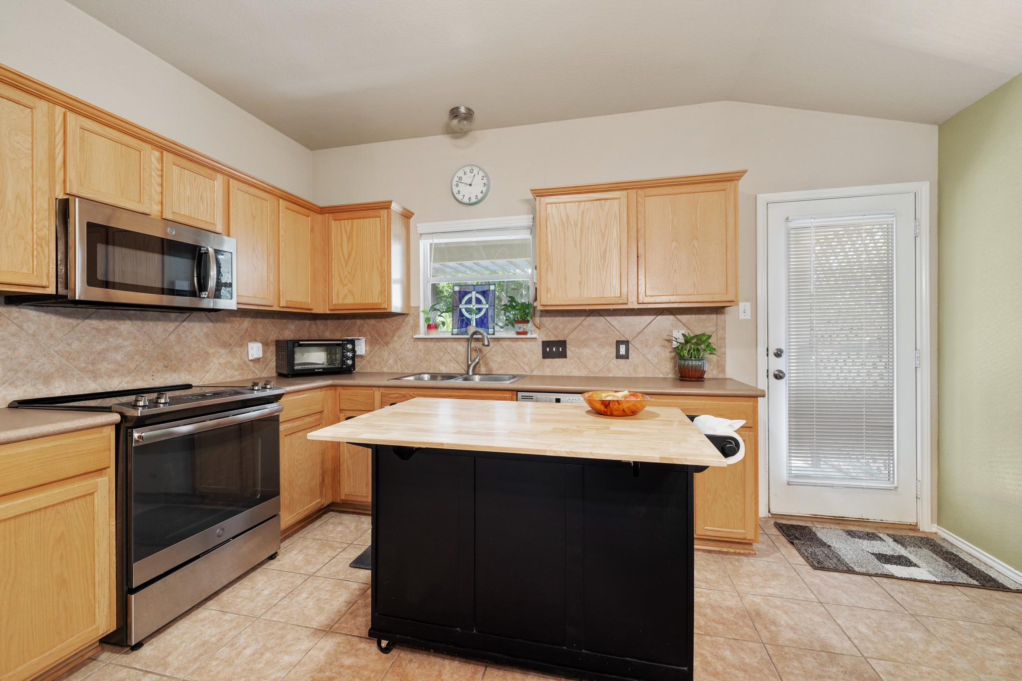 main property photo 9