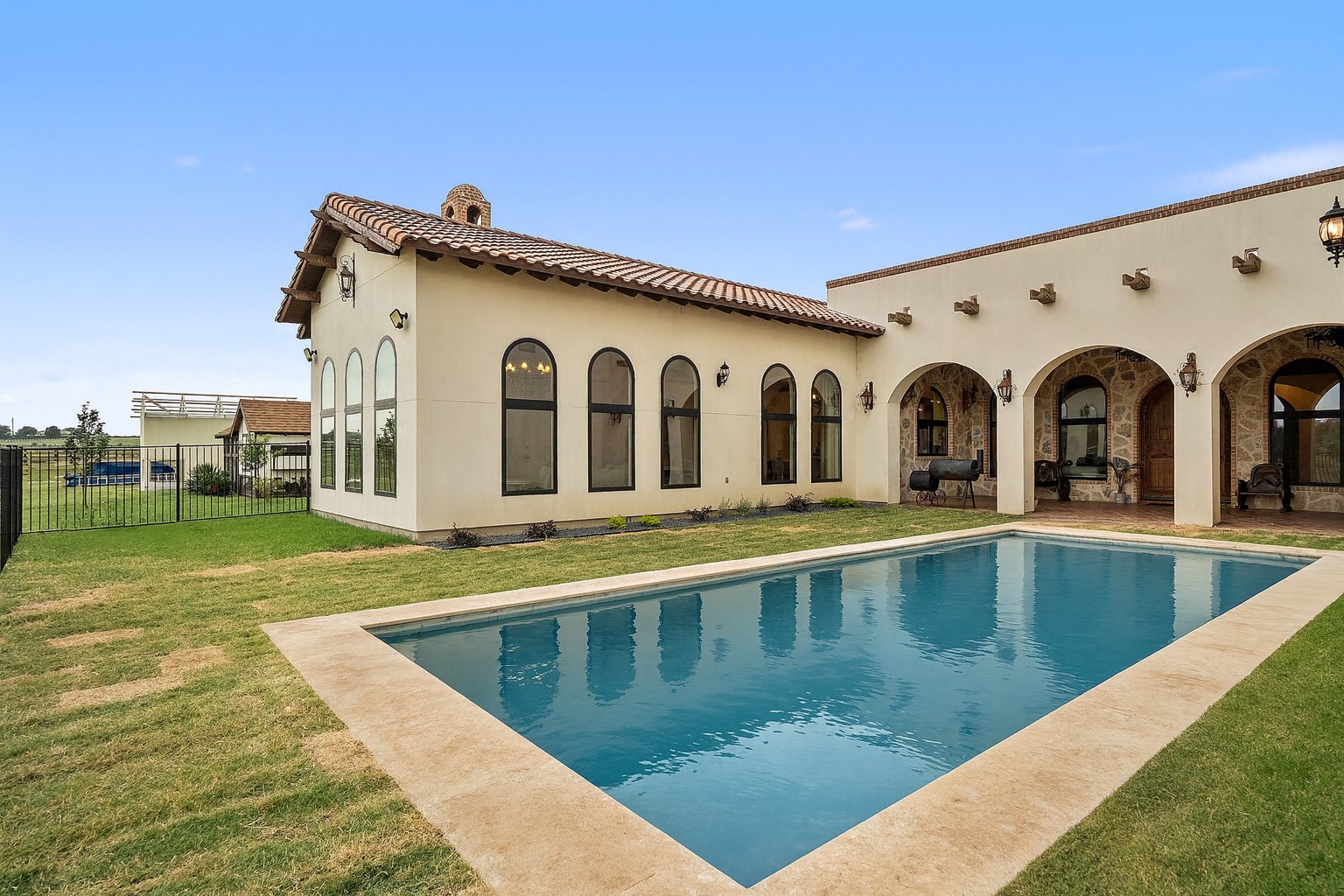 main property photo 34