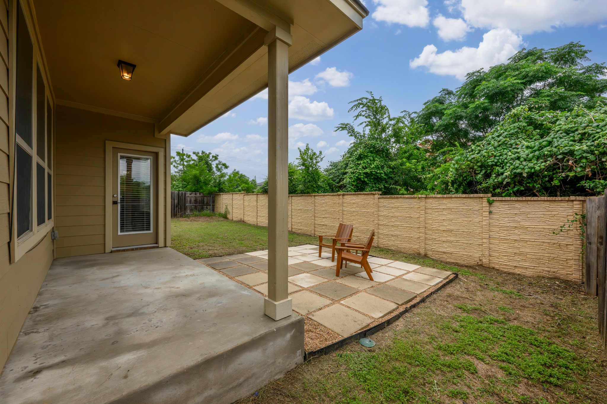 main property photo 23