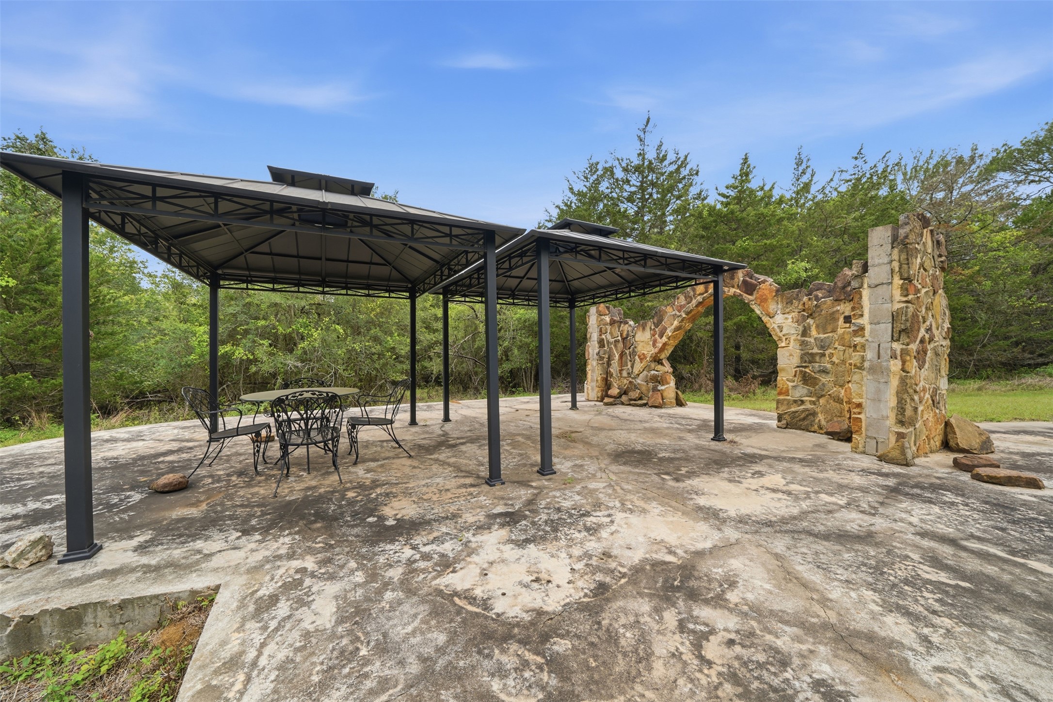 main property photo 35