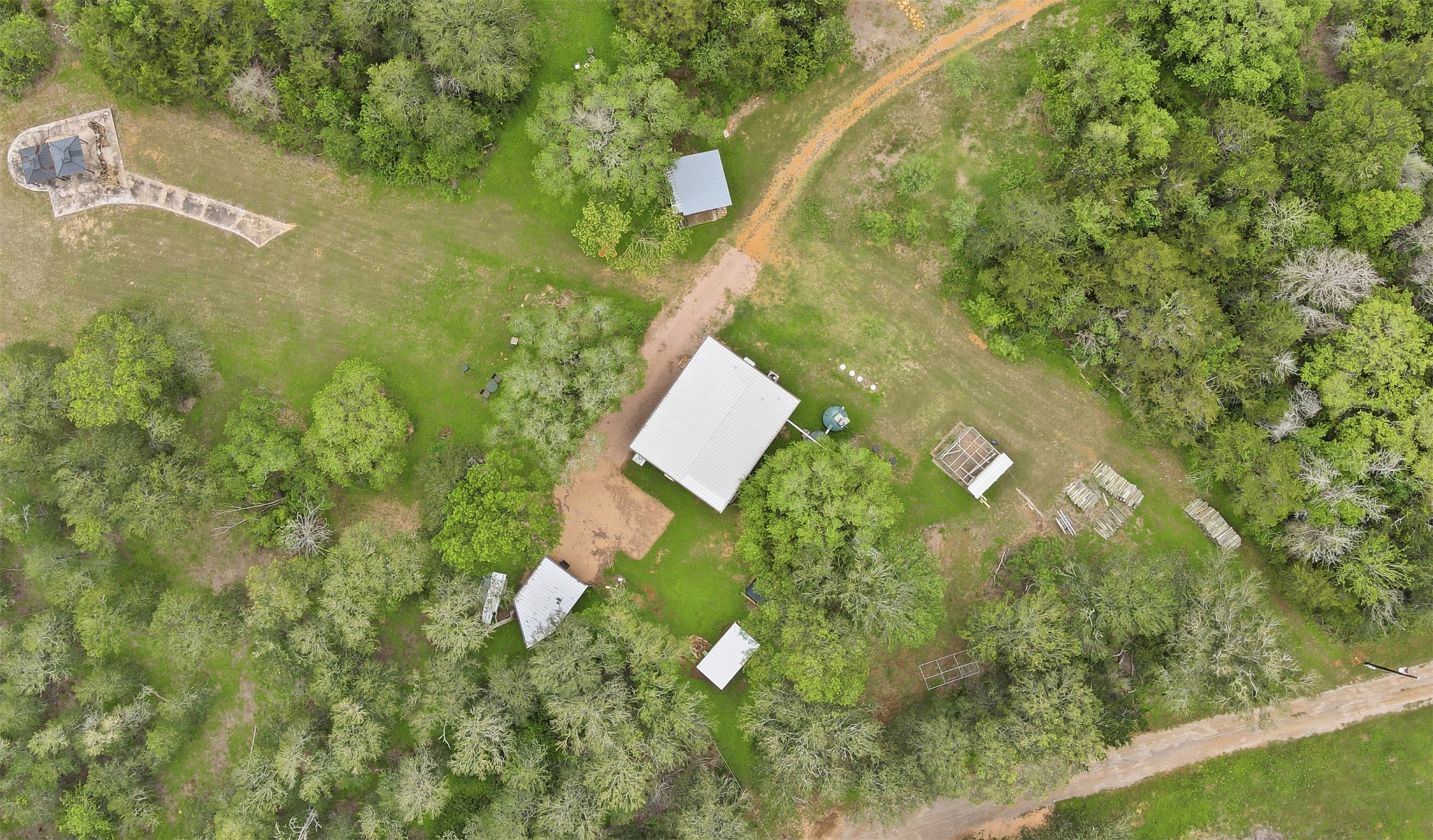 main property photo 39