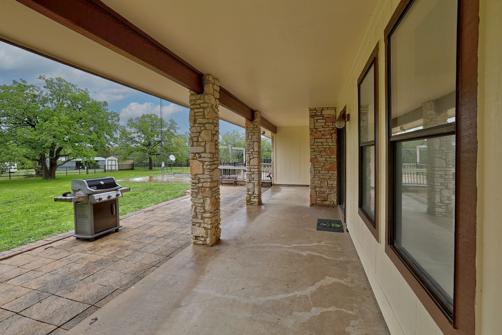 main property photo 28