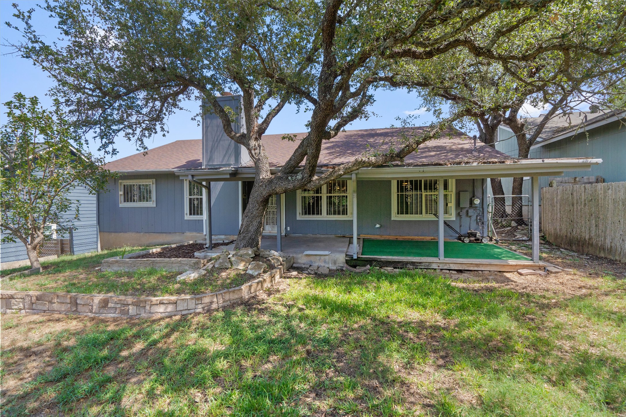 main property photo 24