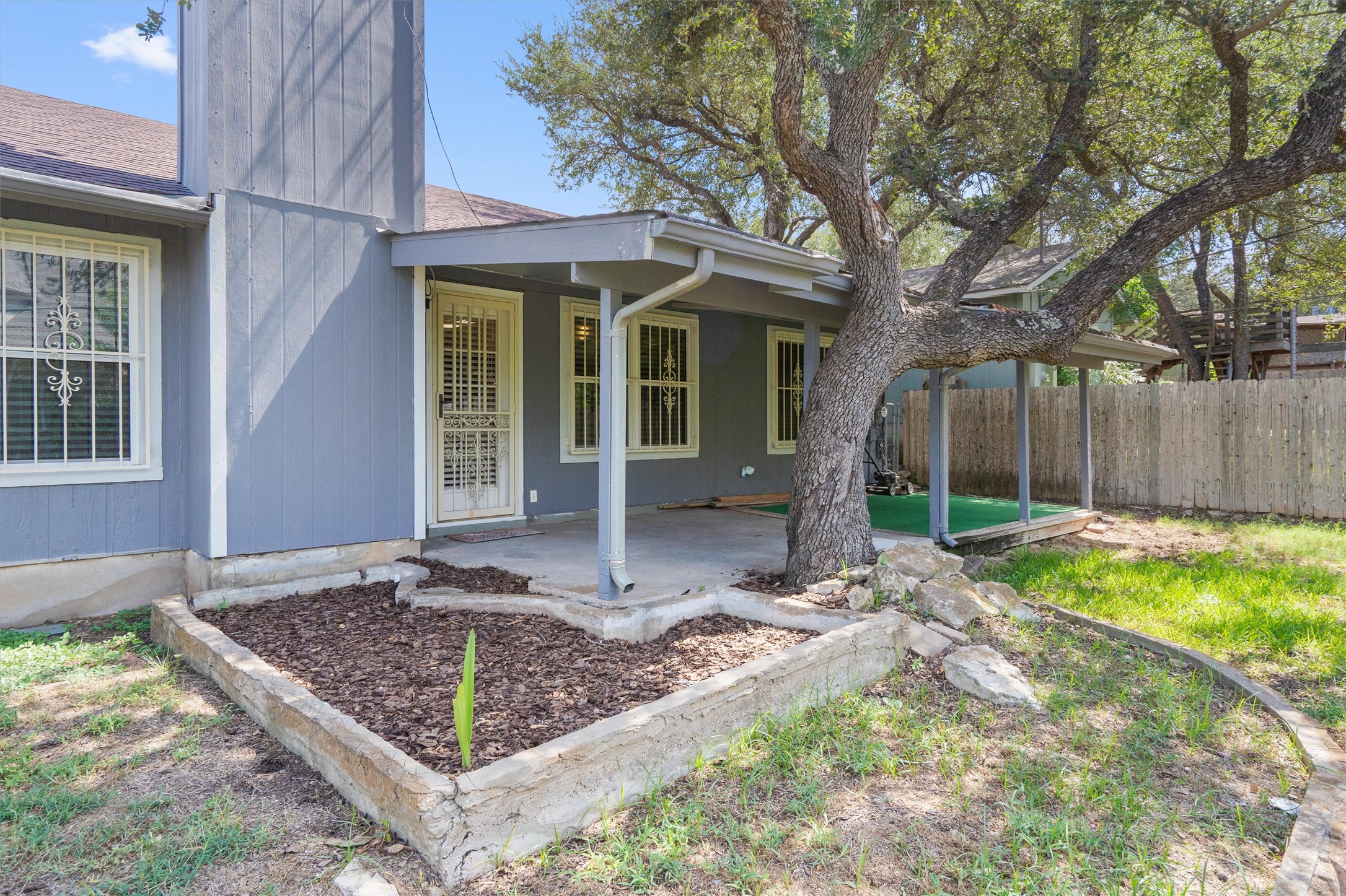 main property photo 27