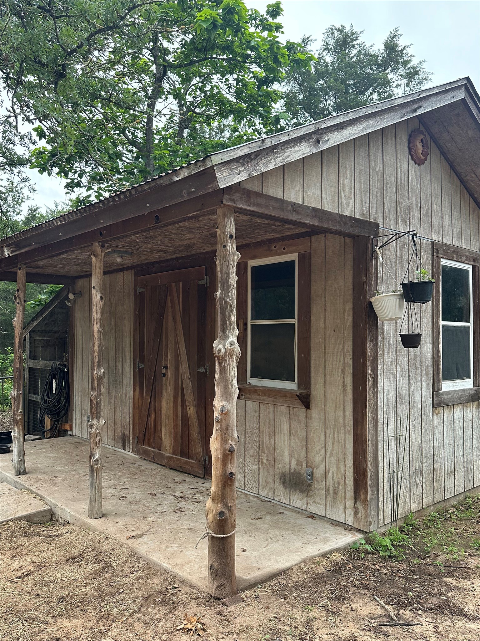main property photo 30
