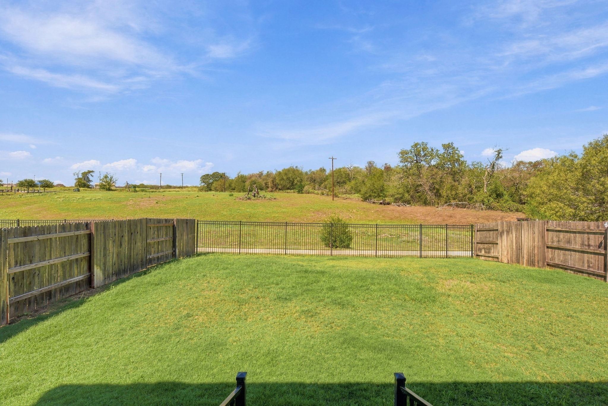 main property photo 17