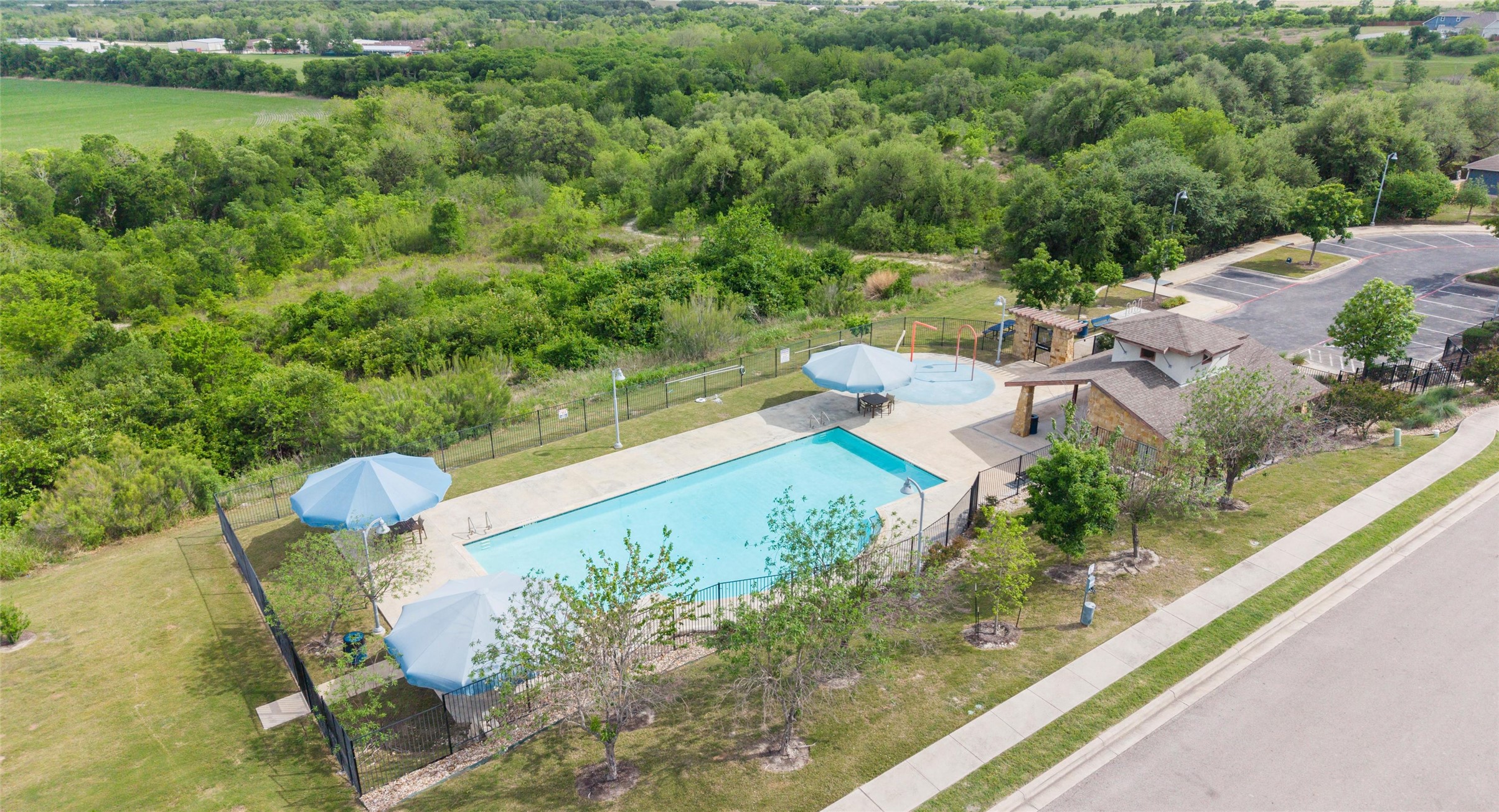 main property photo 14