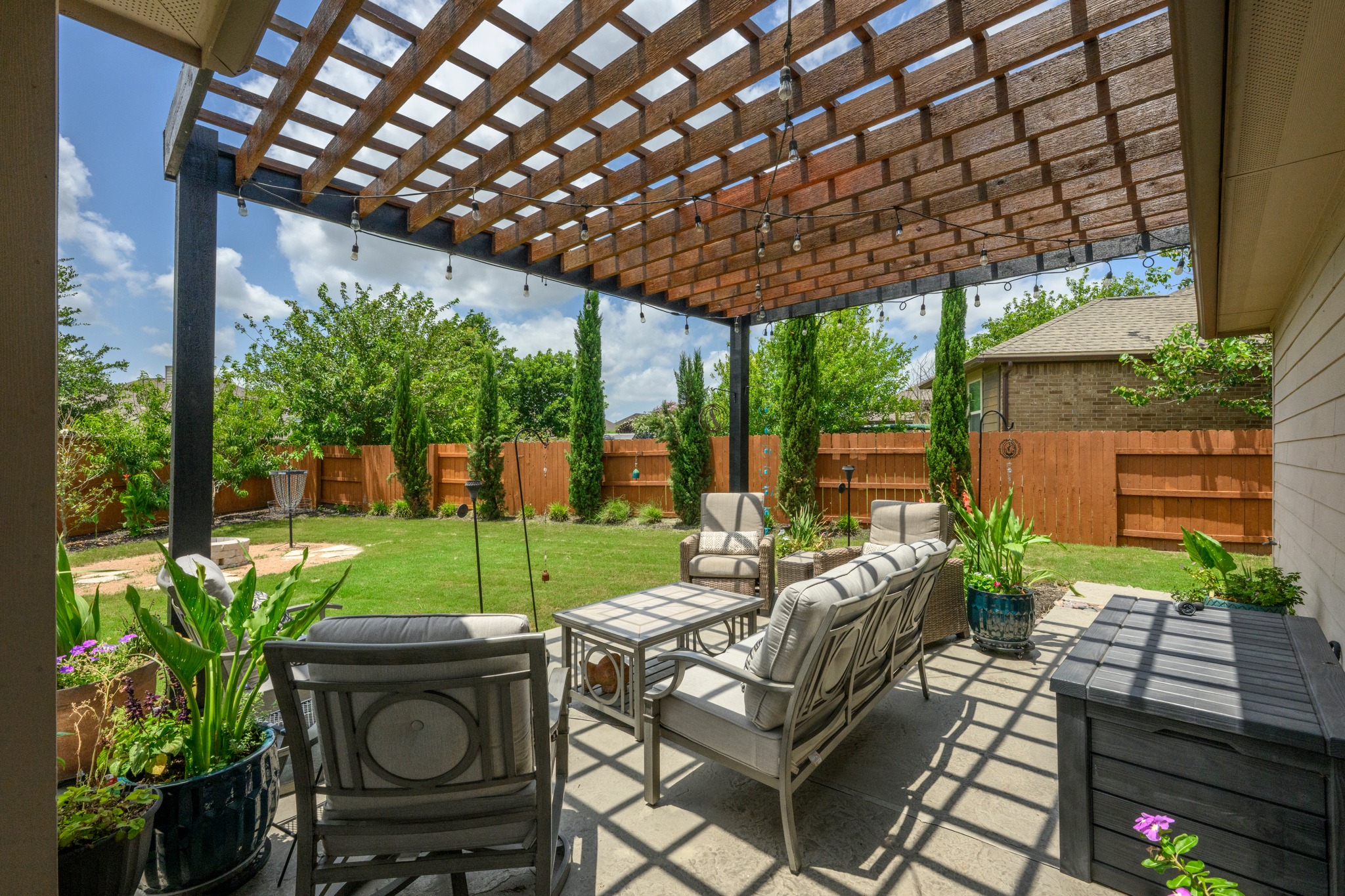 main property photo 28