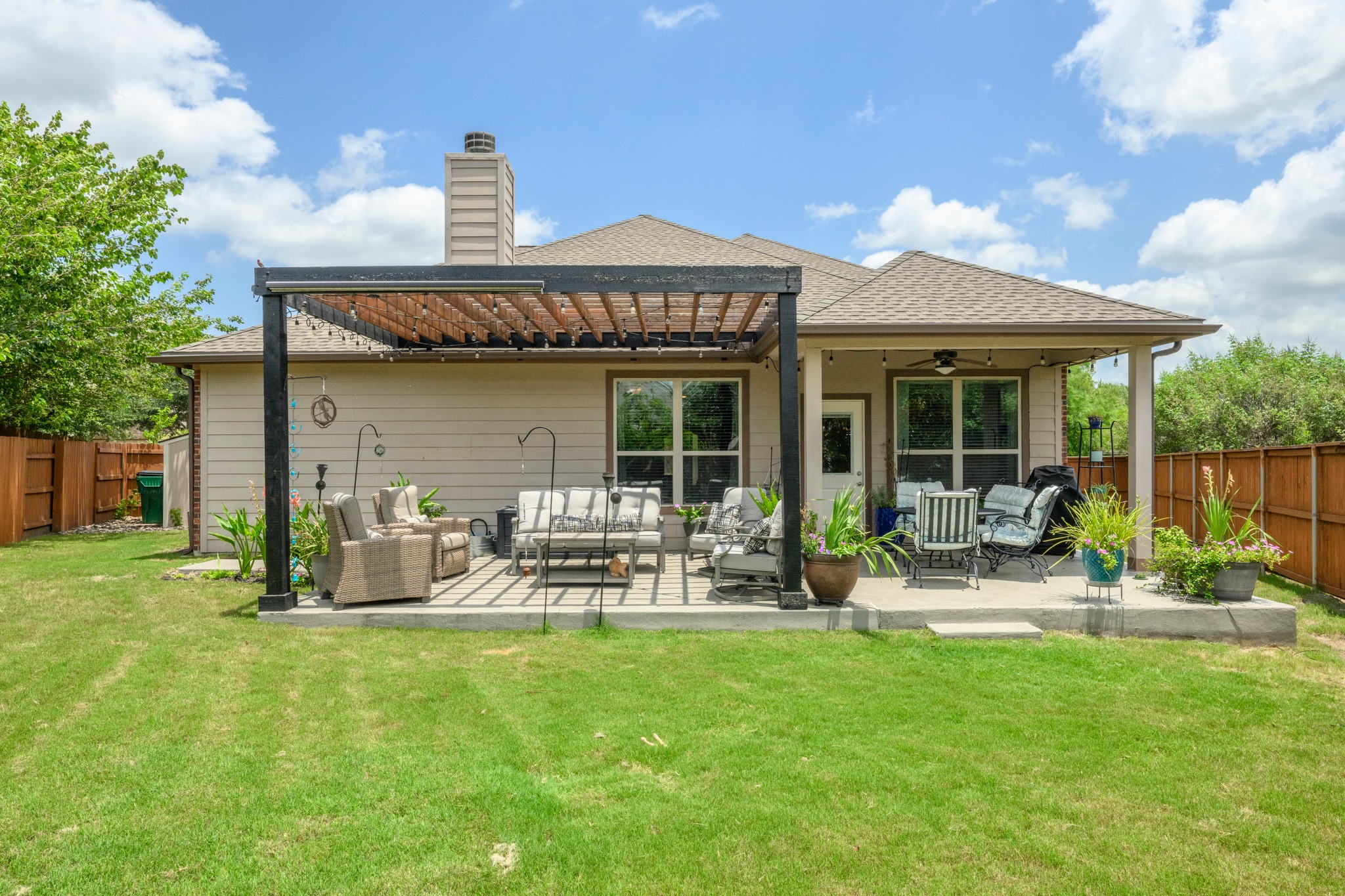 main property photo 30