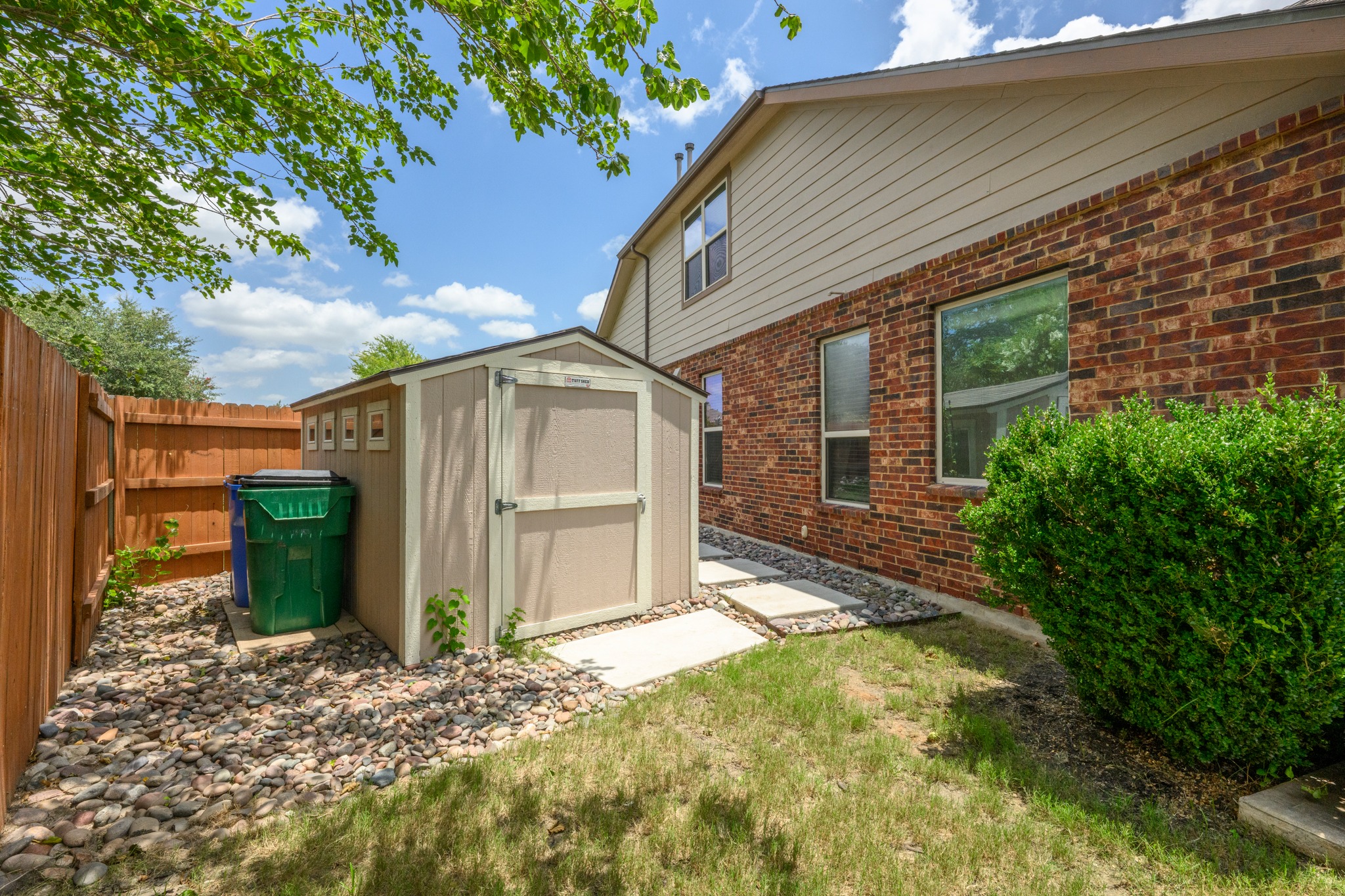 main property photo 32