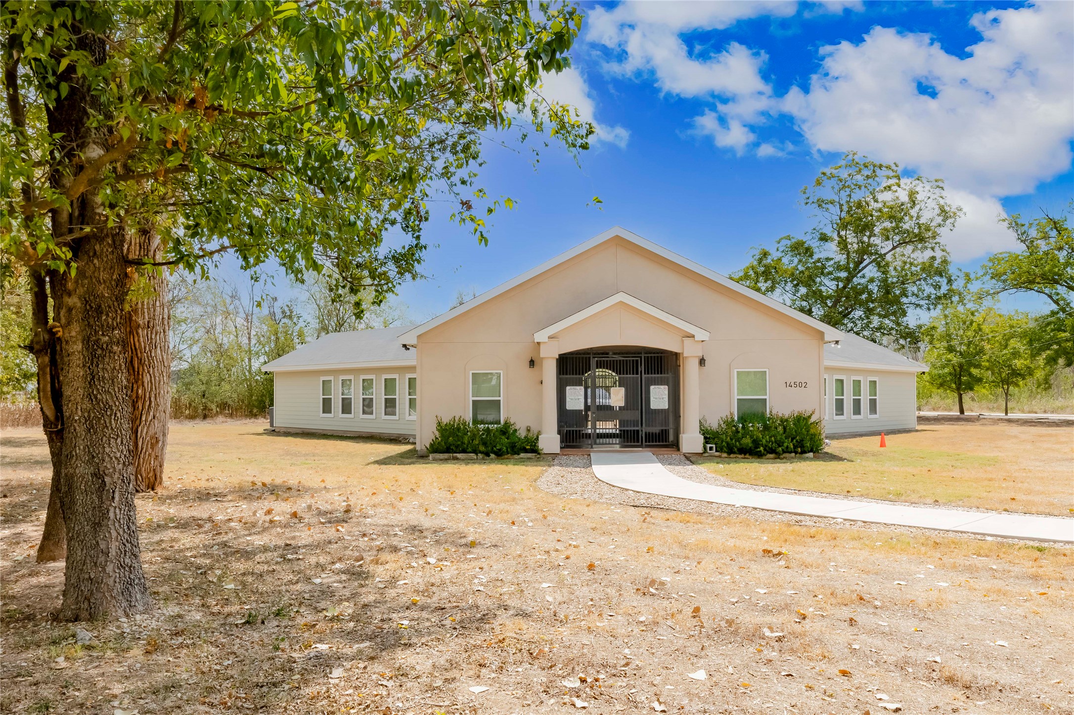 main property photo 39