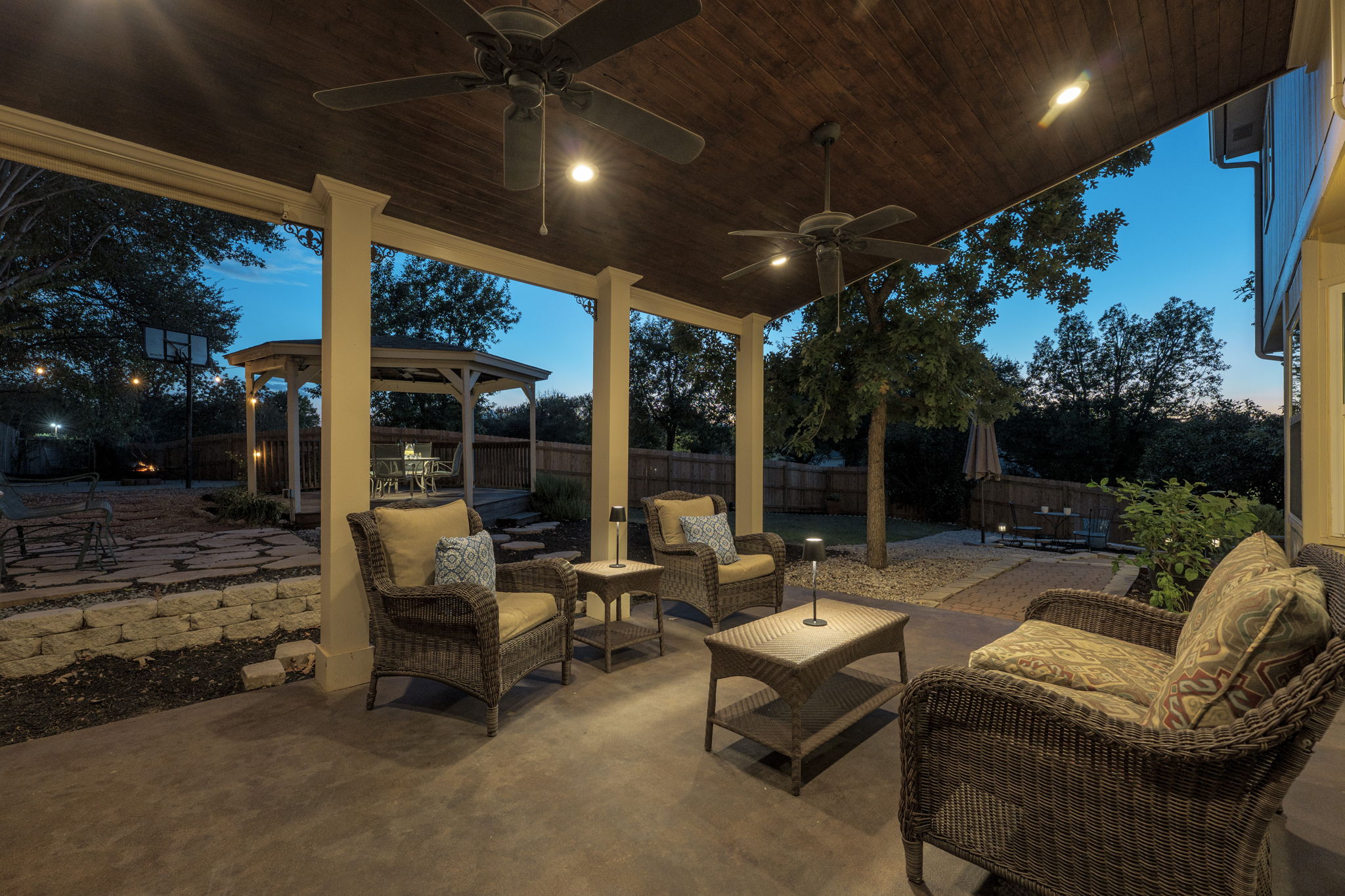 main property photo 25