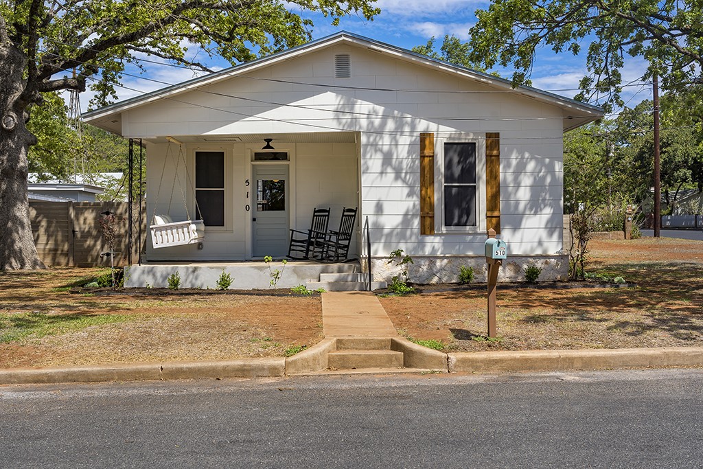 main property photo 9