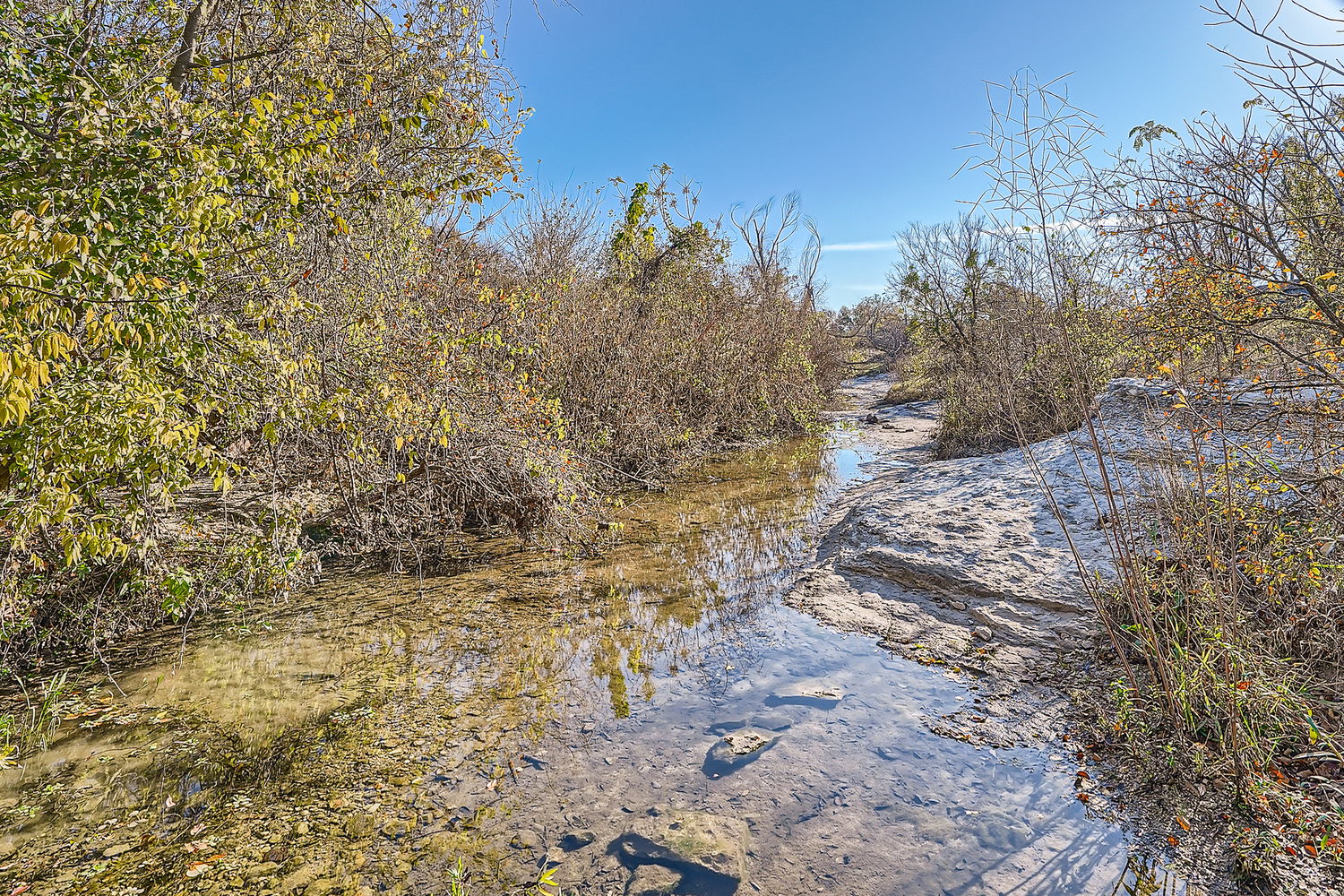 main property photo 10