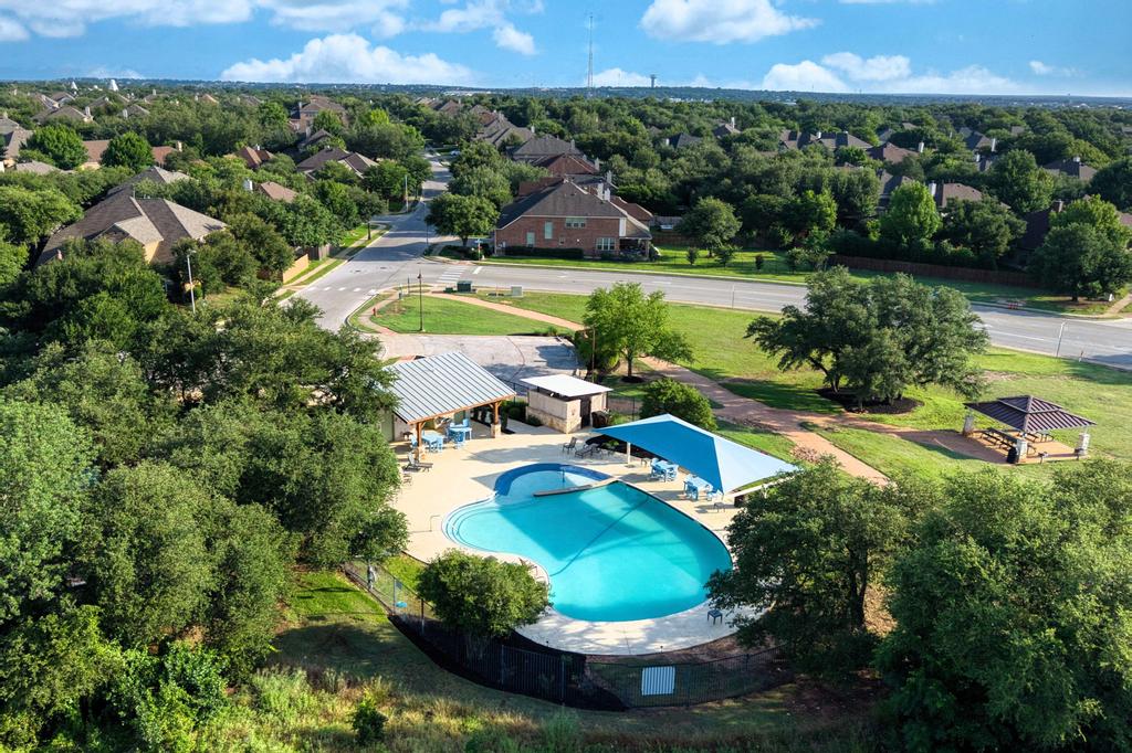 main property photo 25