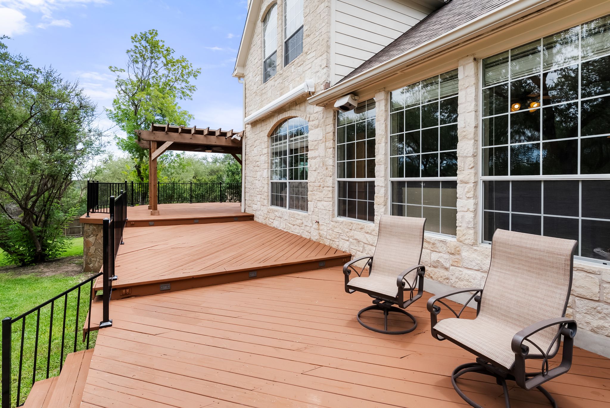 main property photo 30