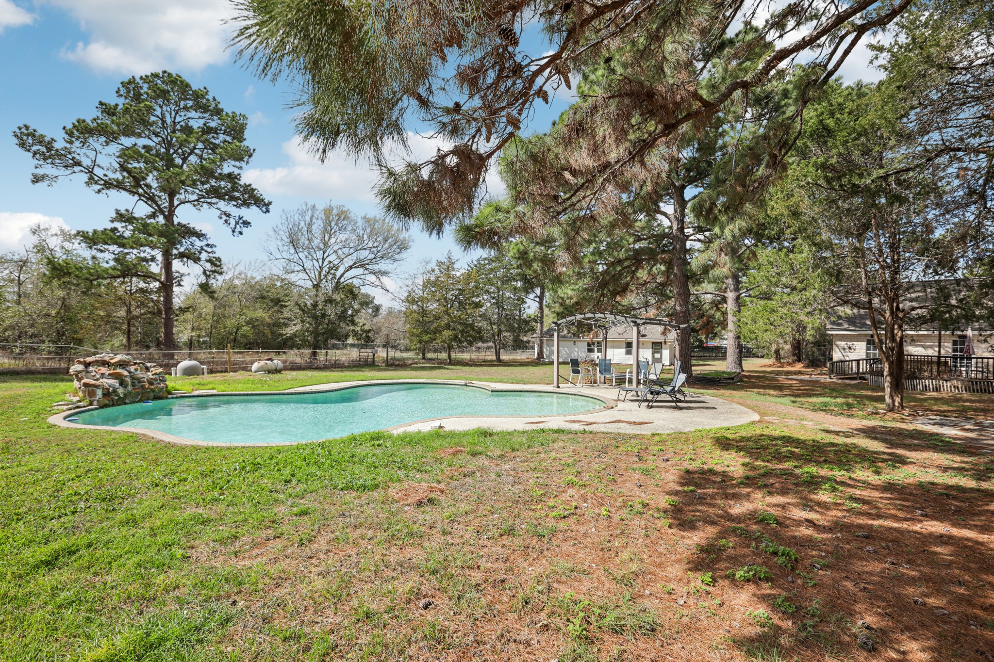 main property photo 31